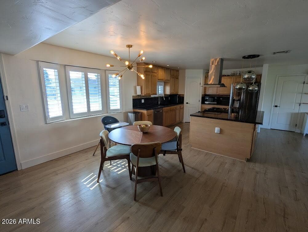 7537 N 17TH Drive, Phoenix, AZ 85021 — photo 4 of 29