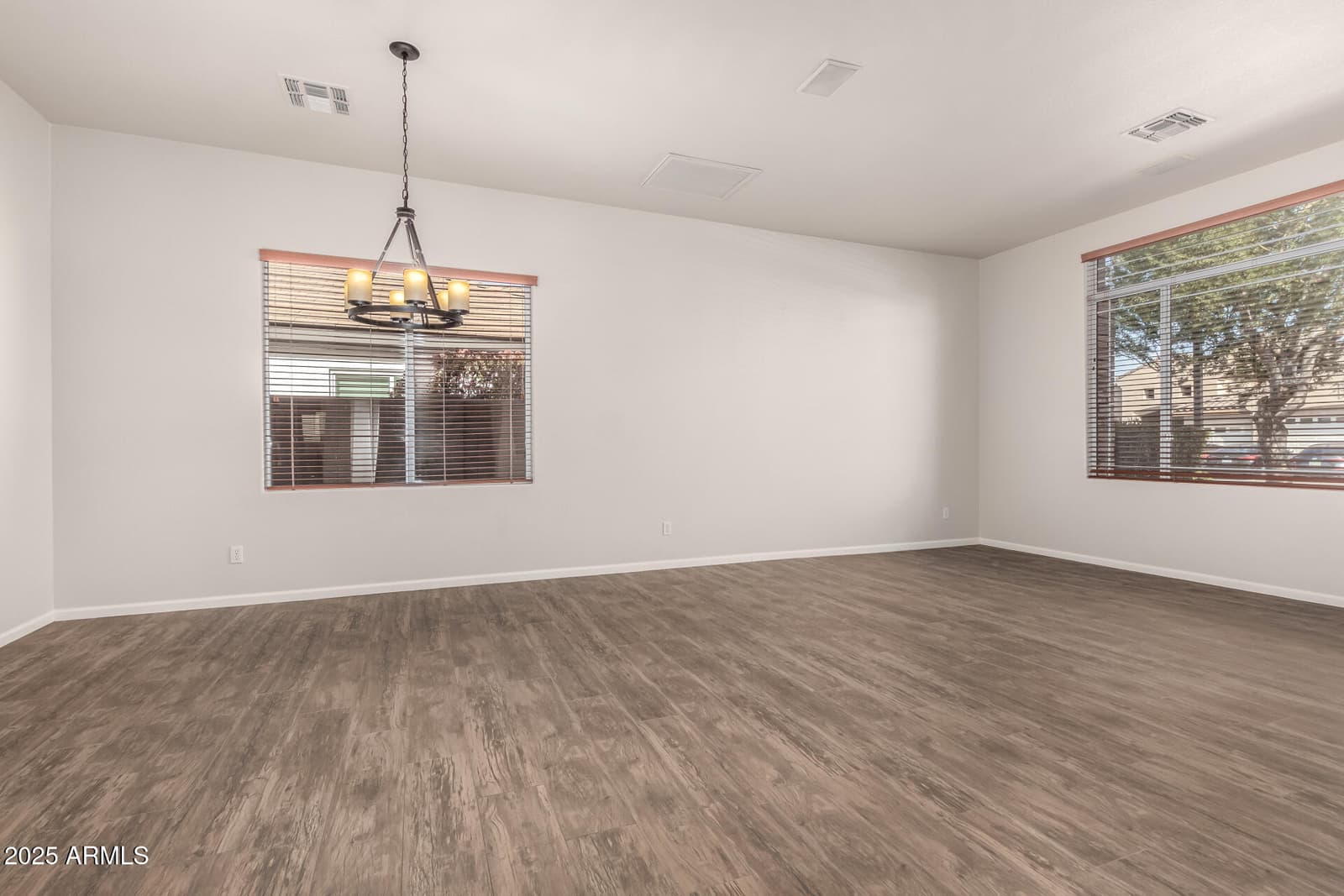 2740 S HONEYSUCKLE Lane, Gilbert, AZ 85295 — photo 8 of 45