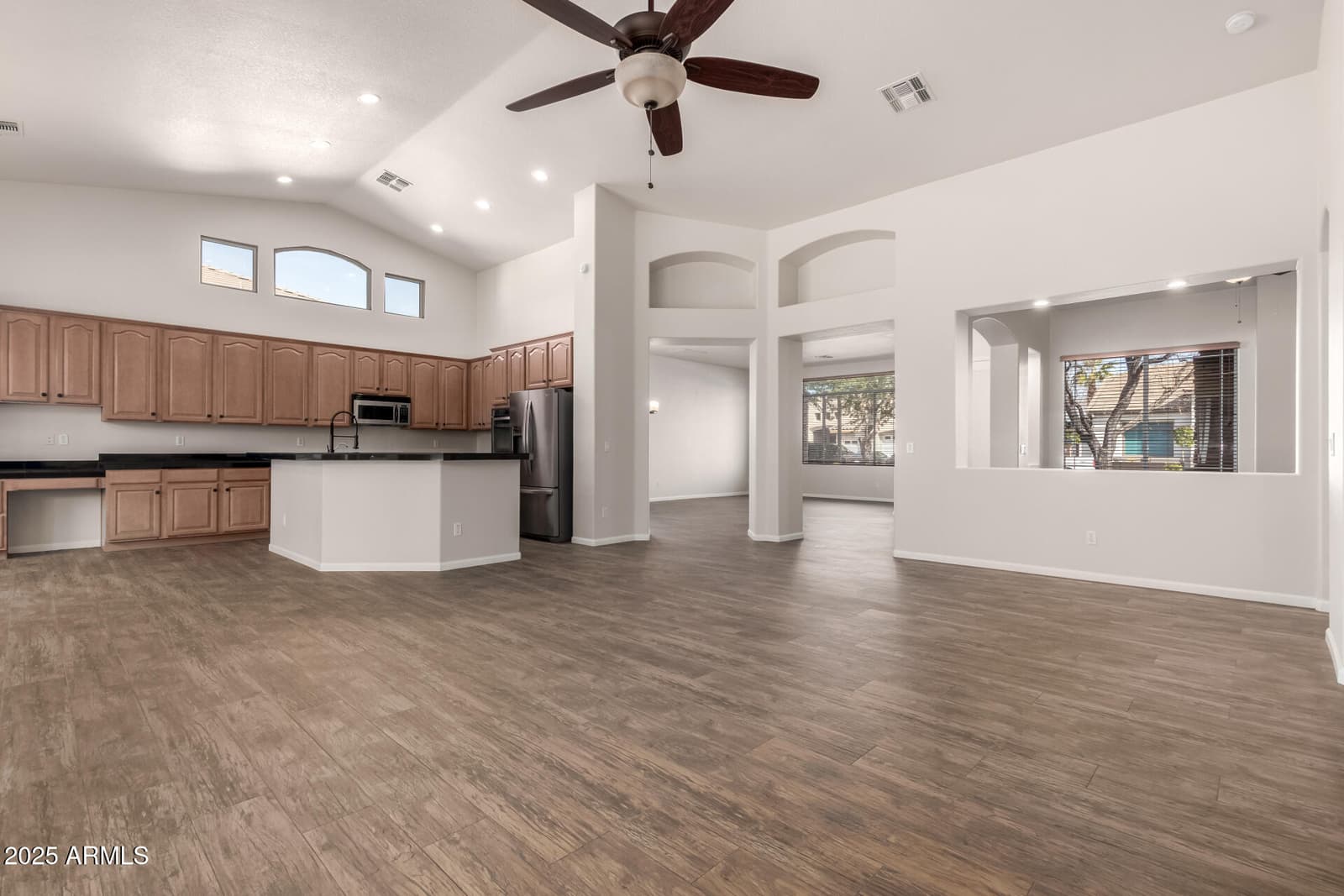 2740 S HONEYSUCKLE Lane, Gilbert, AZ 85295 — photo 12 of 45