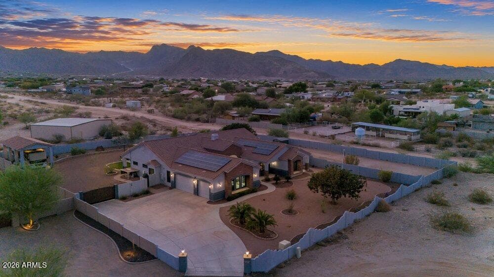 19738 W MARIPOSA Drive, Litchfield Park, AZ 85340