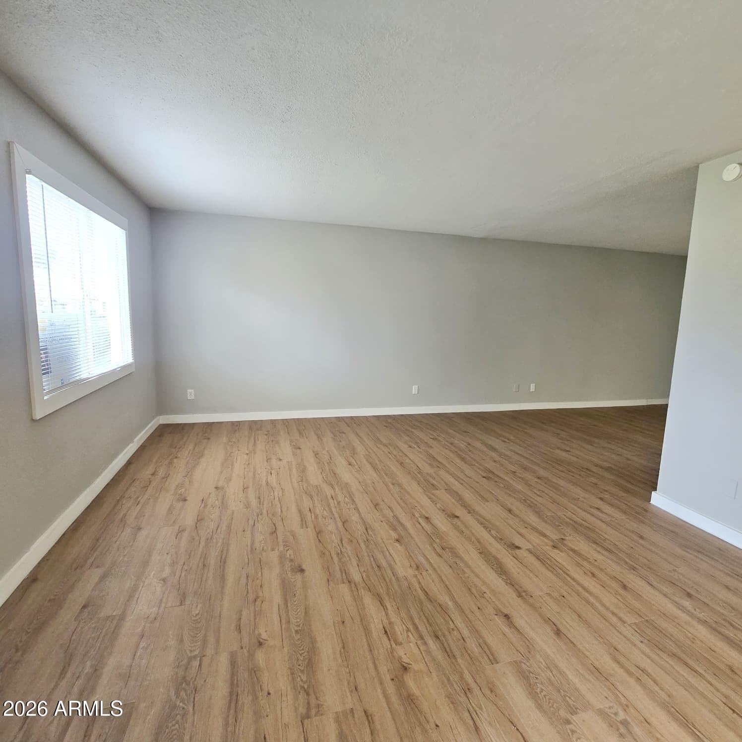 5725 N 44TH Lane, Glendale, AZ 85301 — photo 6 of 20