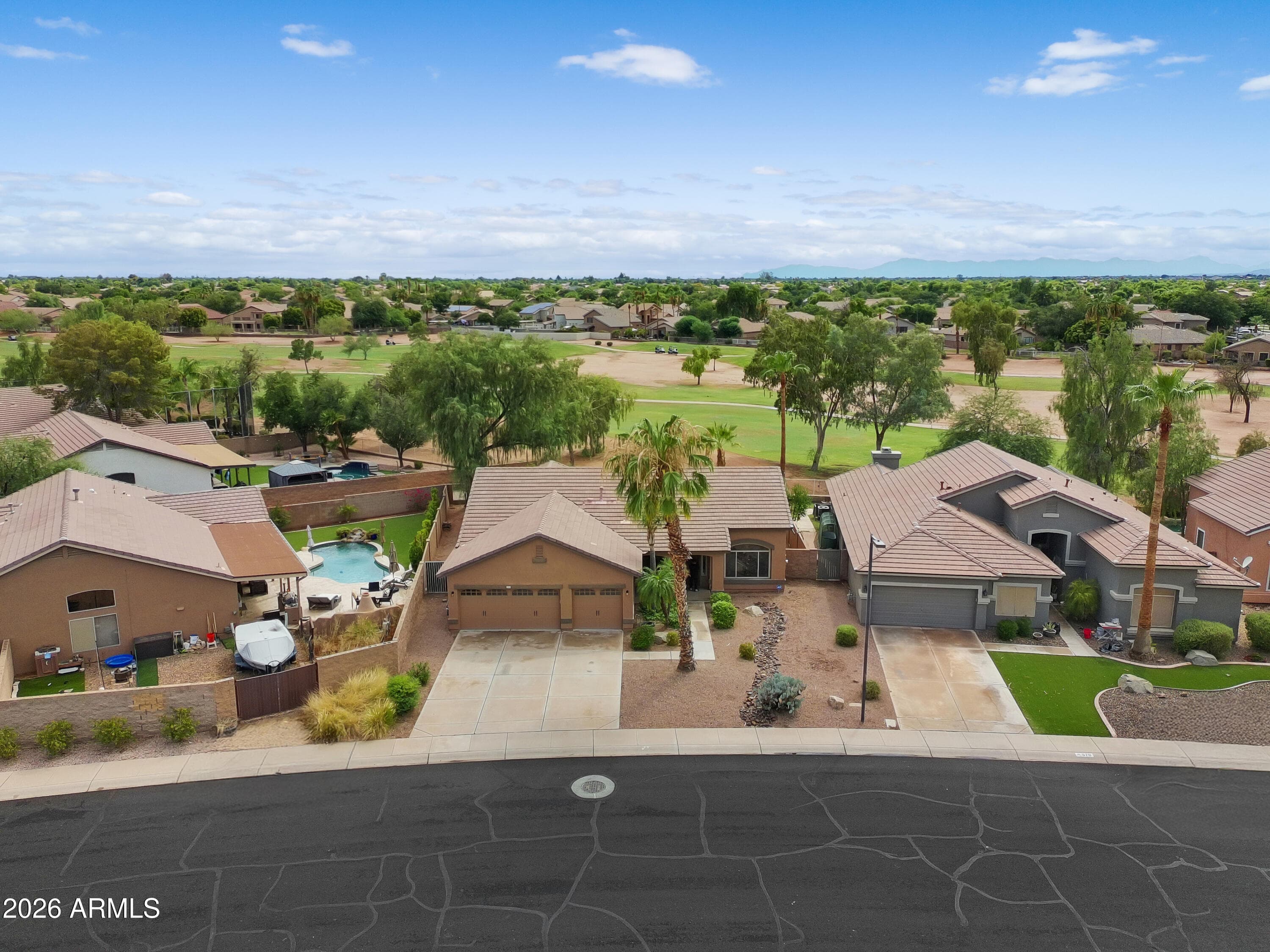 984 S WESTERN SKIES Drive, Gilbert, AZ 85296 — photo 34 of 37