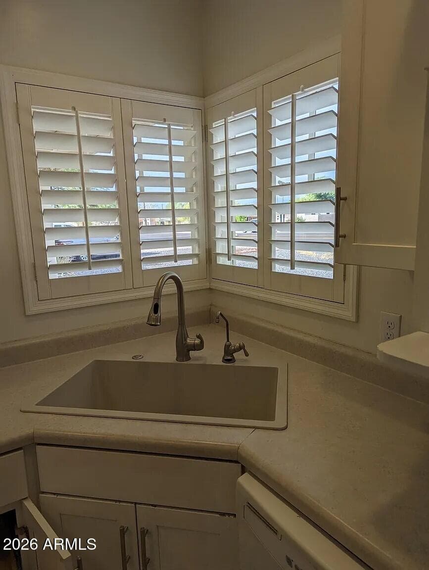 9609 N CENTRAL Avenue, Phoenix, AZ 85020 — photo 3 of 11