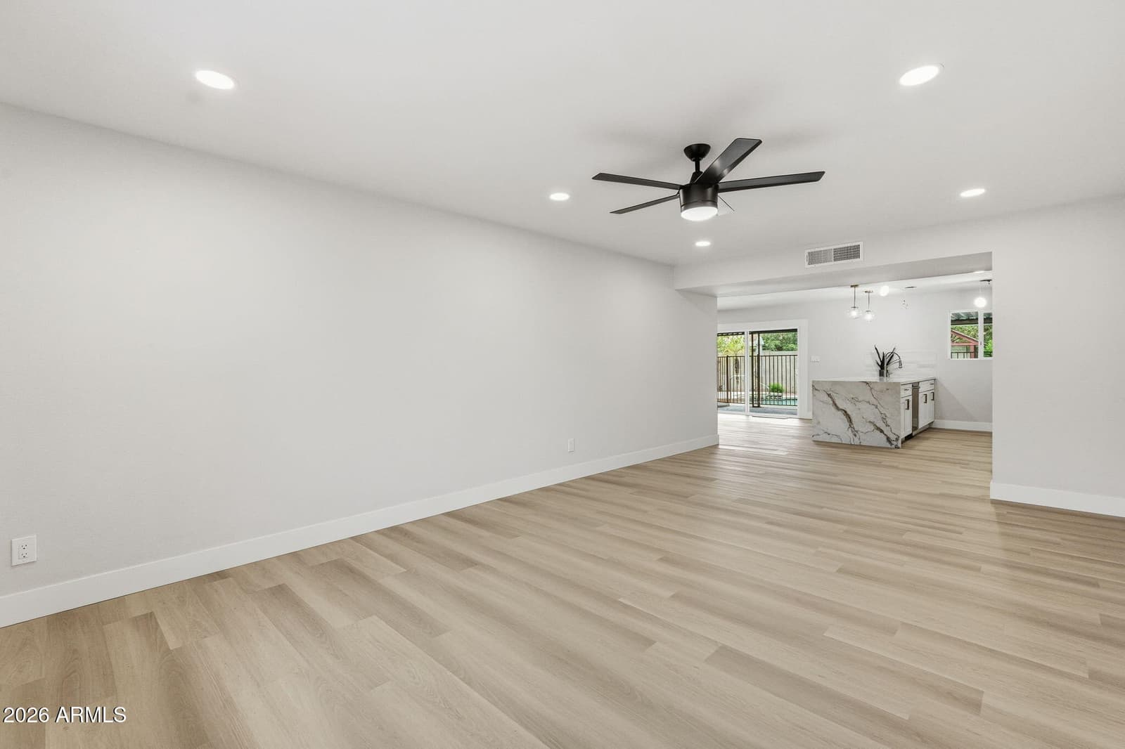 11002 N 45TH Avenue, Glendale, AZ 85304 — photo 5 of 41
