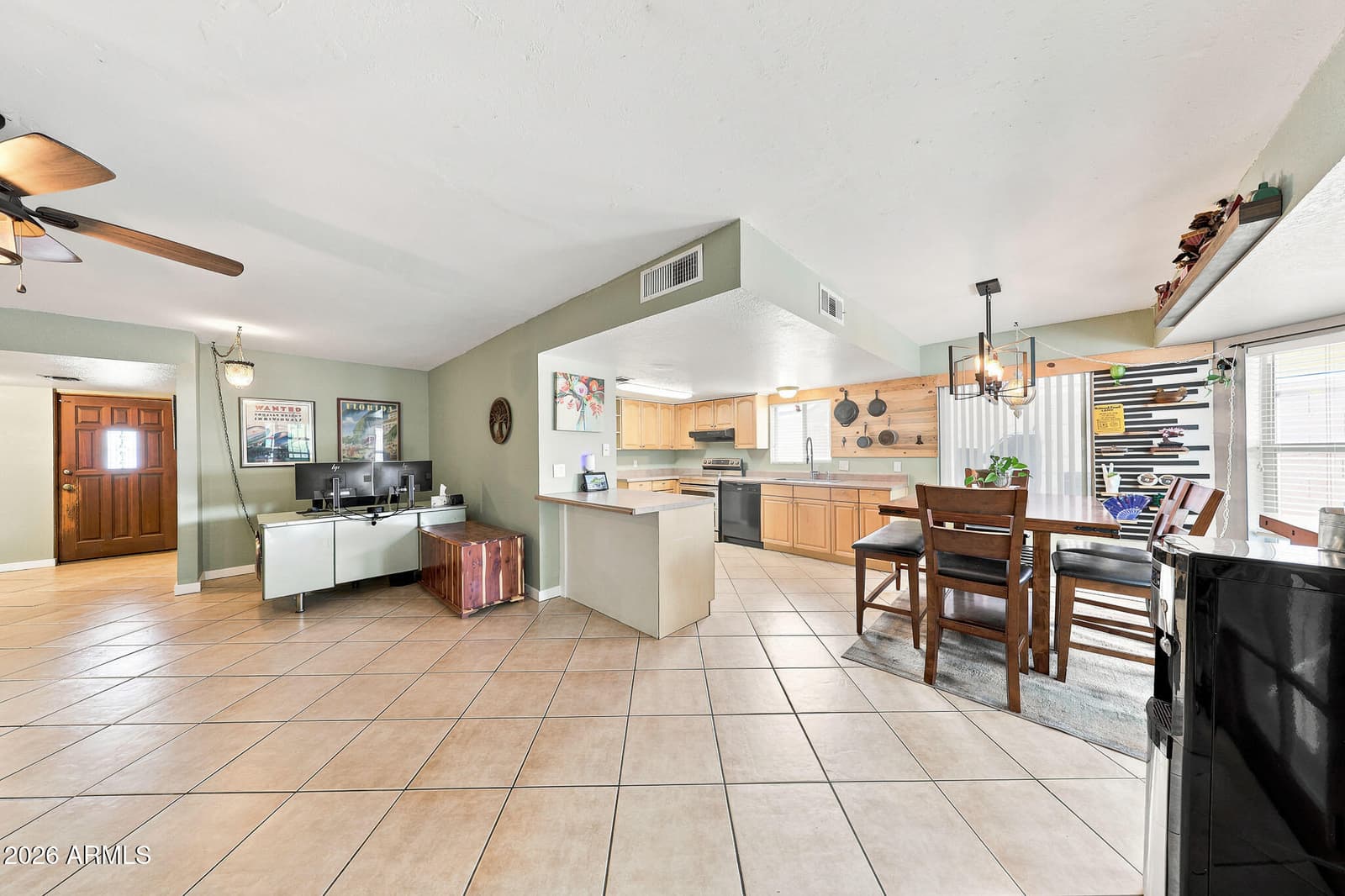 9219 N 55th Avenue, Glendale, AZ 85302 — photo 13 of 49