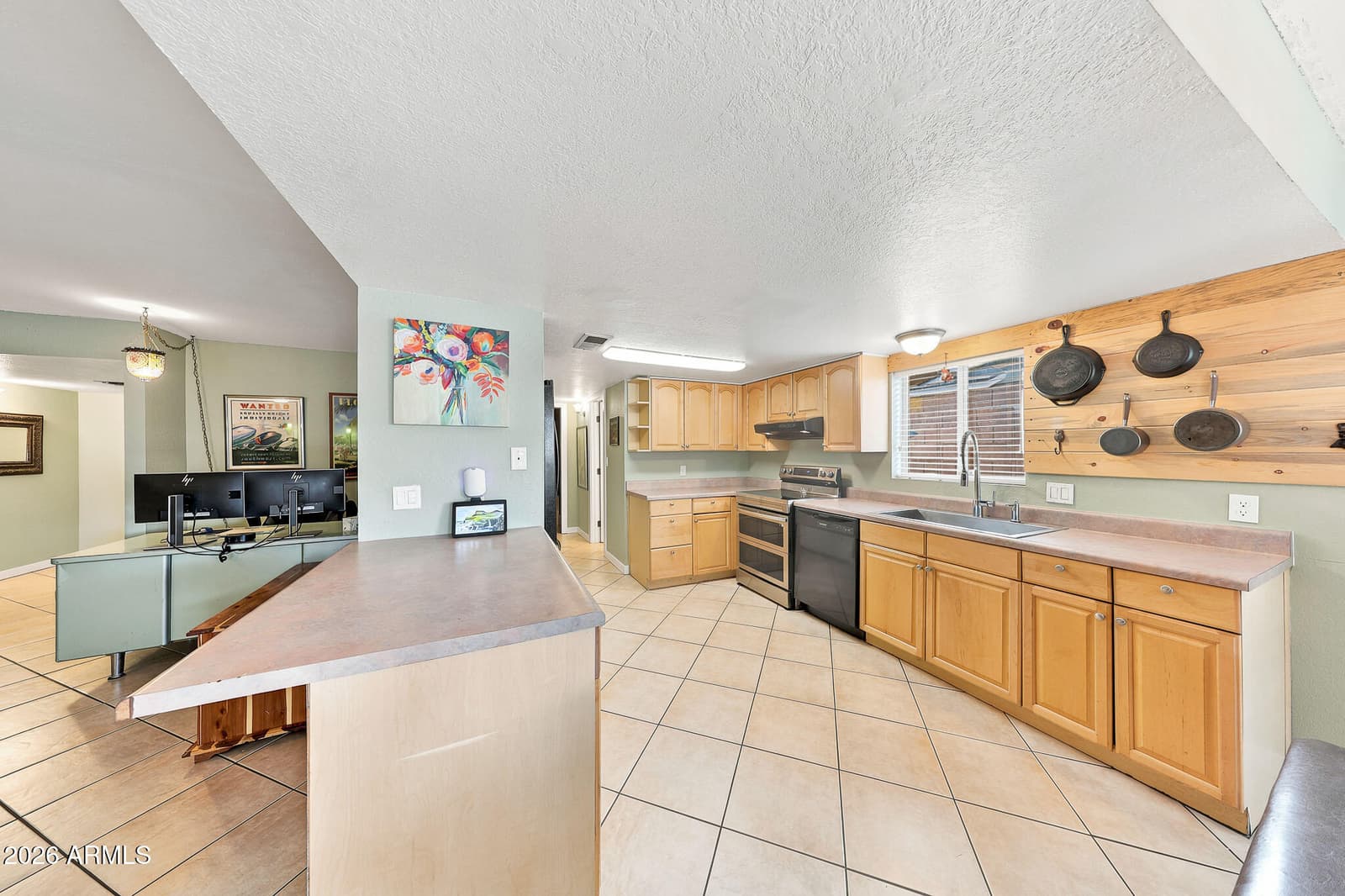 9219 N 55th Avenue, Glendale, AZ 85302 — photo 14 of 49