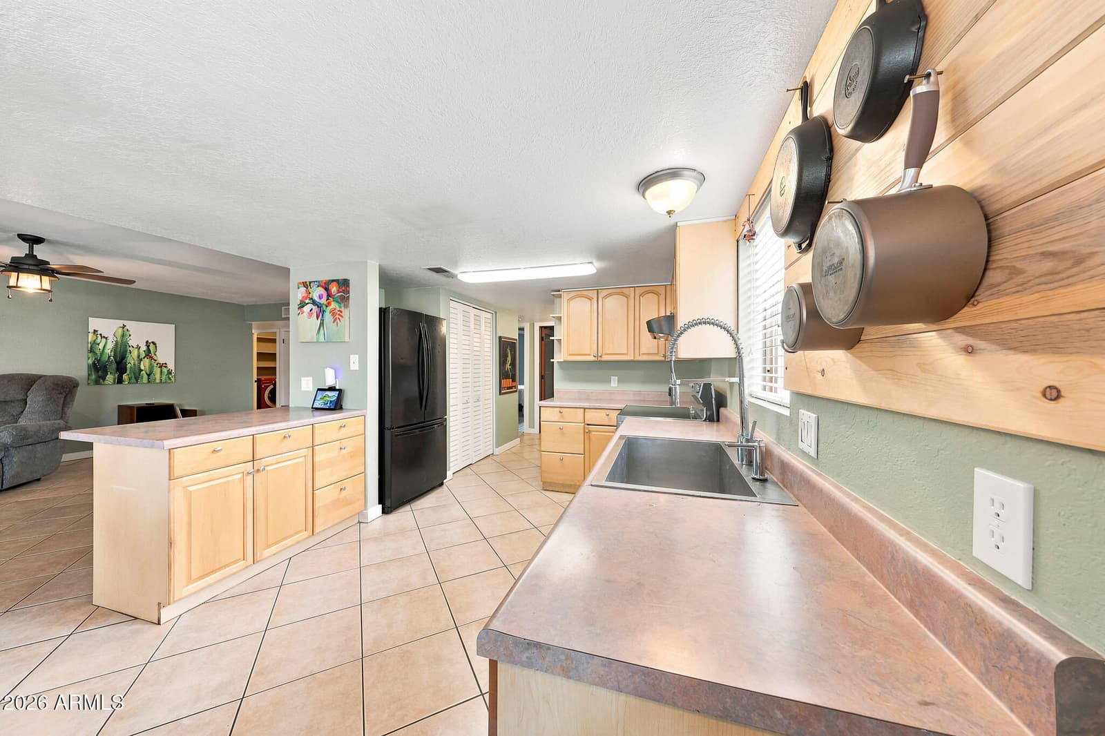9219 N 55th Avenue, Glendale, AZ 85302 — photo 15 of 49