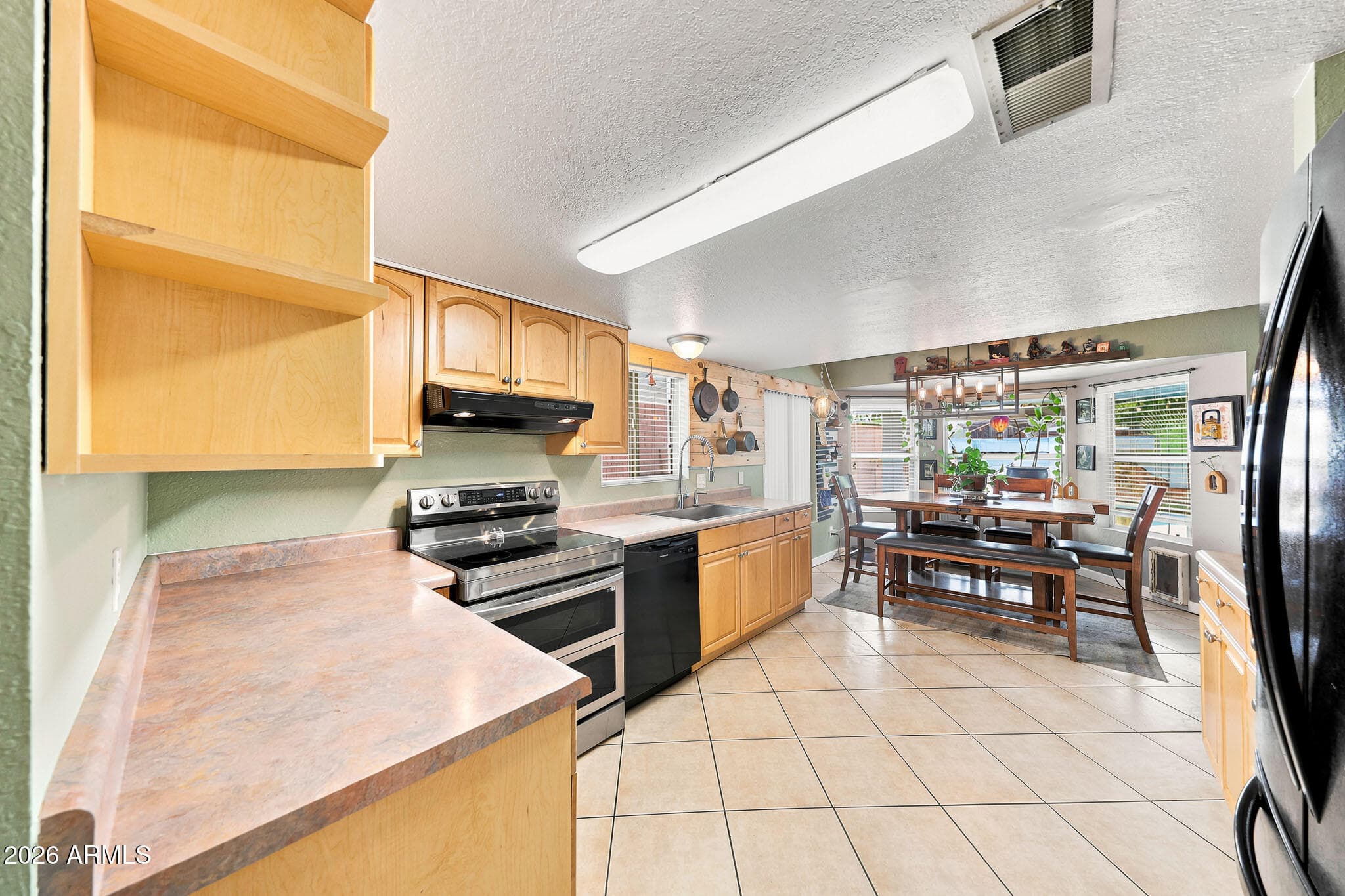 9219 N 55th Avenue, Glendale, AZ 85302 — photo 17 of 49