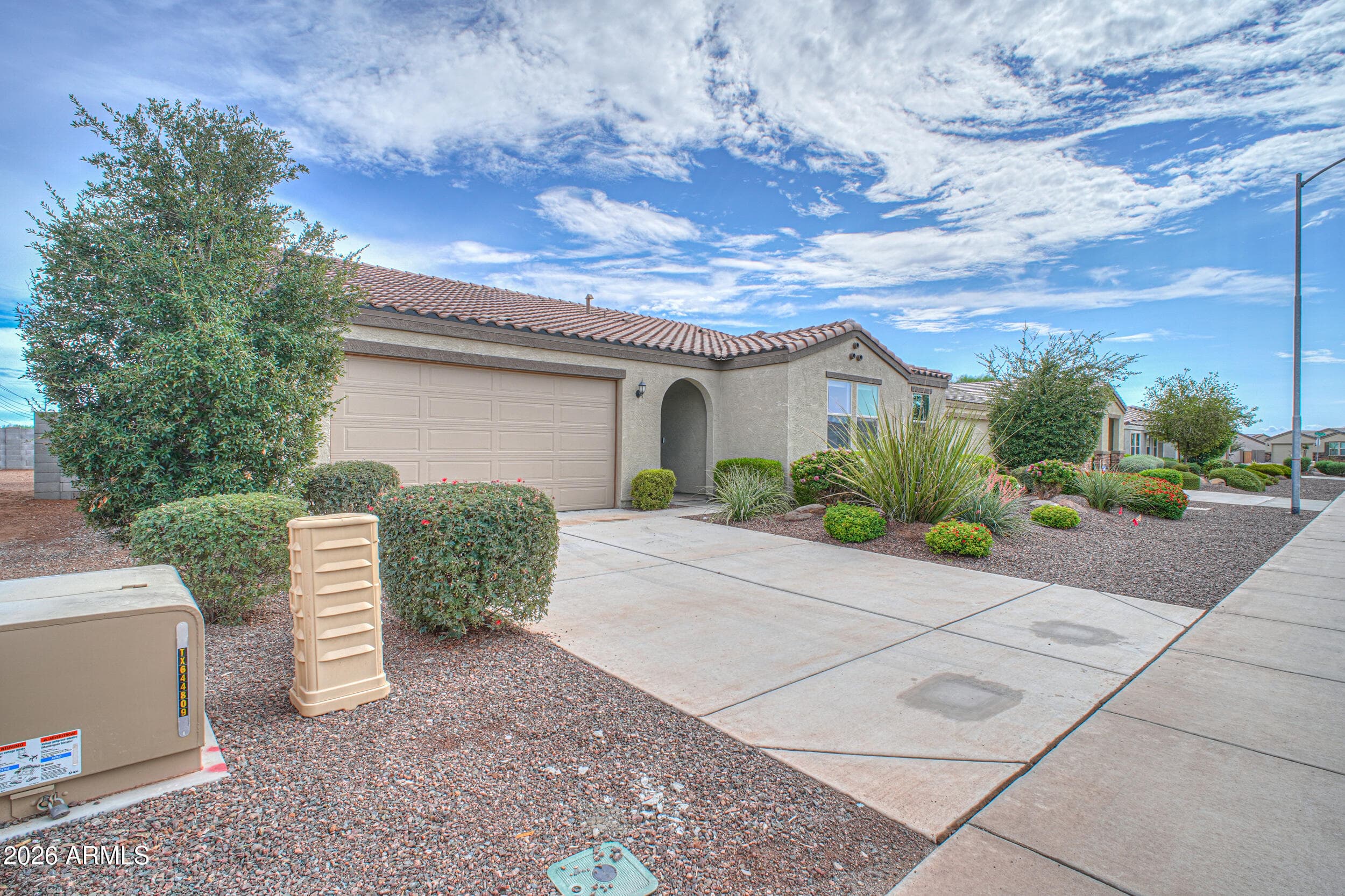 1477 E Fleet Place, Casa Grande, AZ 85122 — photo 2 of 32