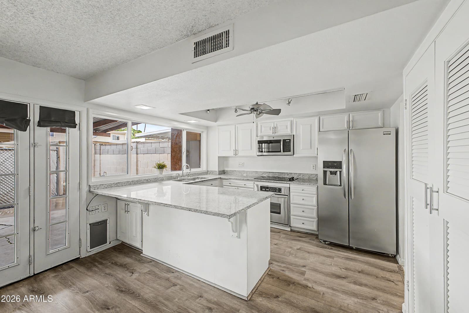 1615 E NEWPORT Drive, Tempe, AZ 85282 — photo 2 of 13