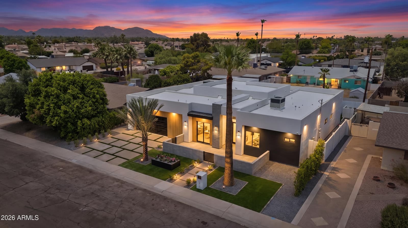 8214 E Hazelwood Street, Scottsdale, AZ 85251 — photo 2 of 60