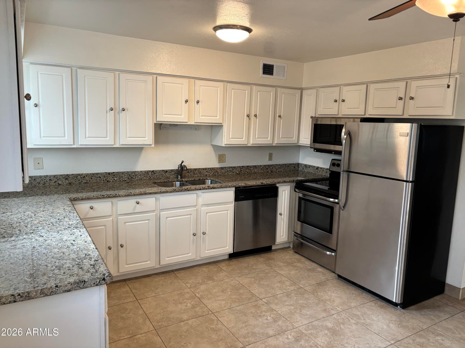 4111 E CAMELBACK Road 17, Phoenix, AZ 85018 — photo 6 of 18