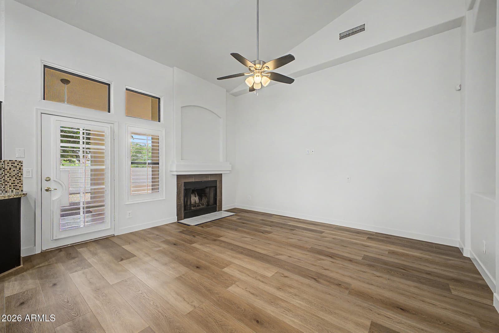 12220 N 56TH Drive, Glendale, AZ 85304 — photo 10 of 39