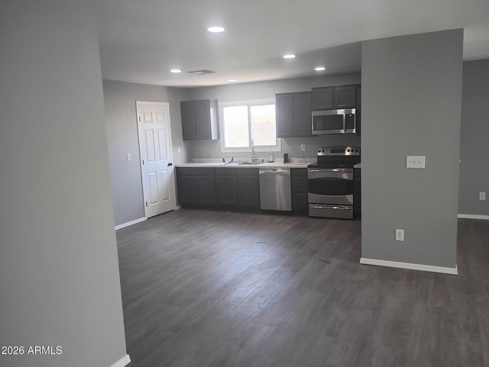 6310 N 46 Avenue N, Glendale, AZ 85301 — photo 13 of 27
