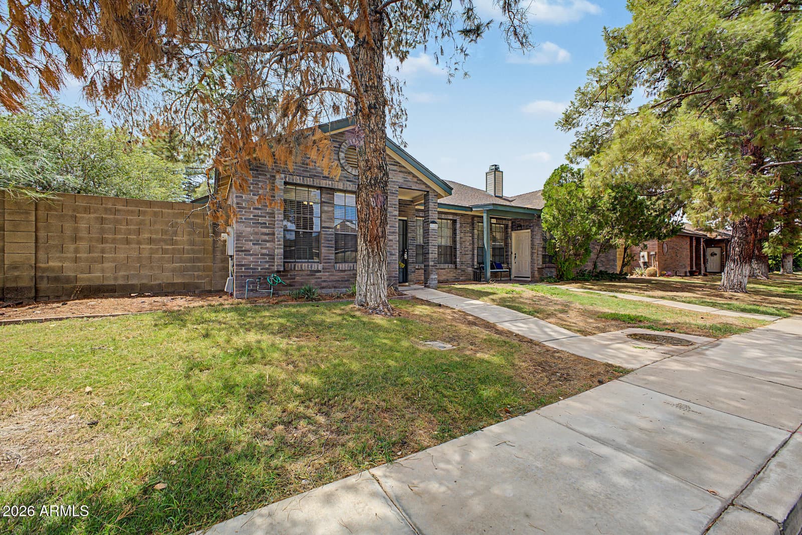 118 N HERITAGE Drive, Gilbert, AZ 85234 — photo 5 of 26