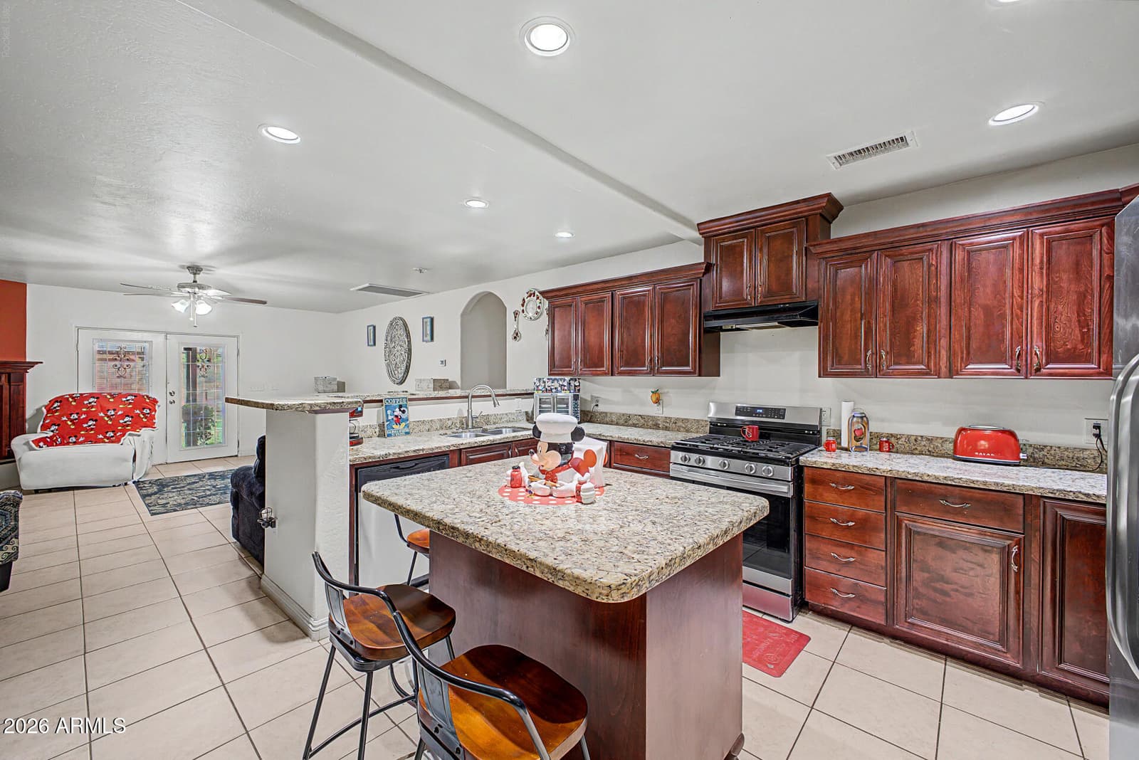 5402 W NORTHVIEW Avenue, Glendale, AZ 85301 — photo 4 of 36
