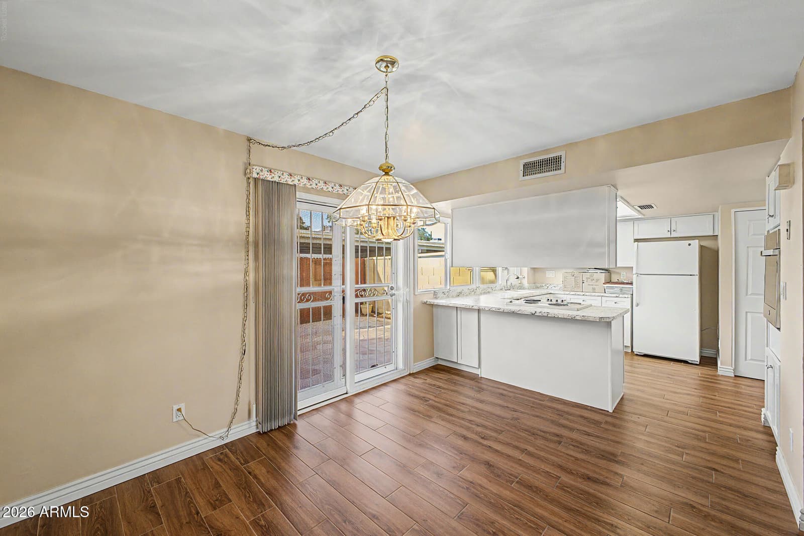 8422 E CHAPARRAL Road, Scottsdale, AZ 85250 — photo 10 of 34