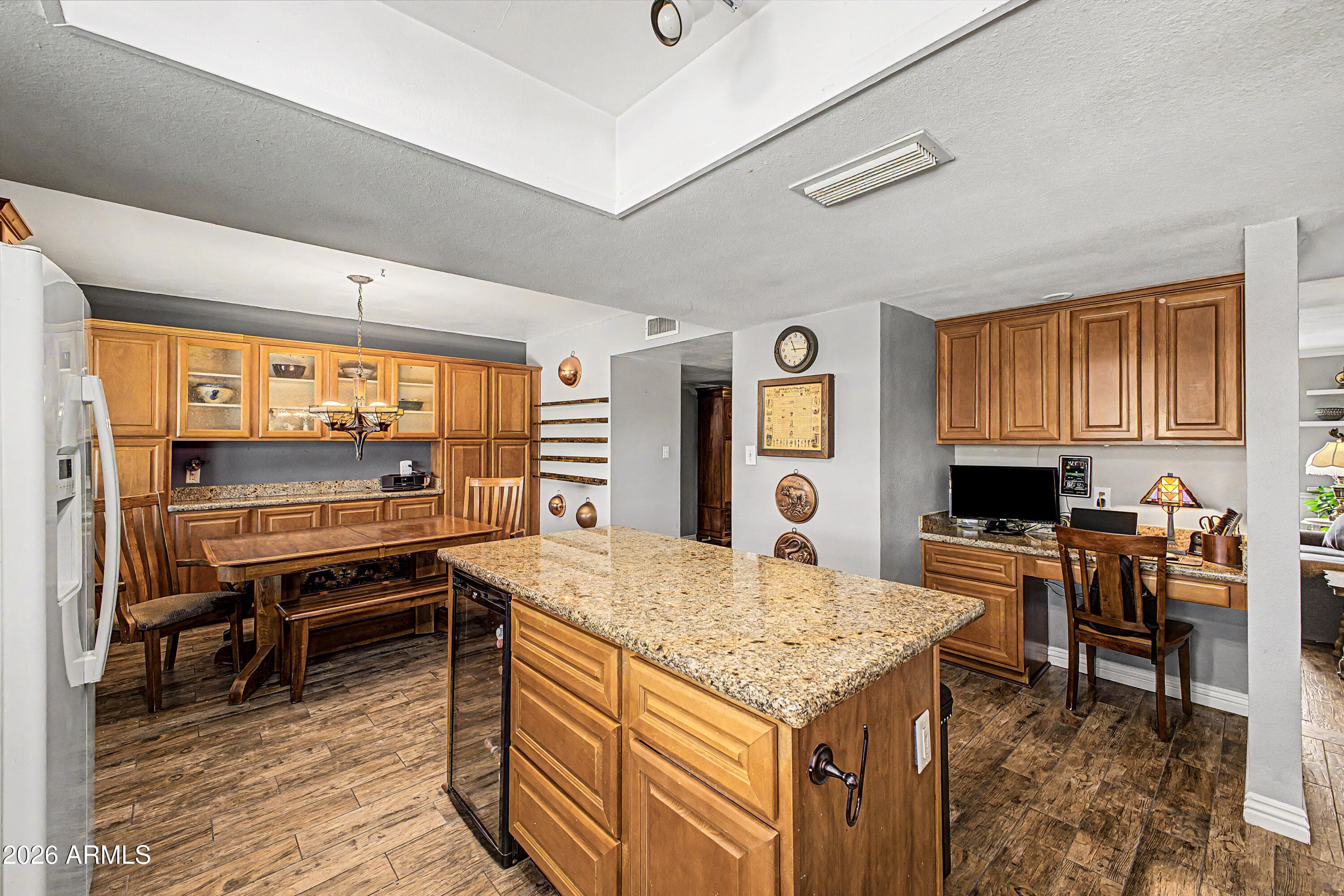 2642 W JUANITA Circle, Mesa, AZ 85202 — photo 10 of 28