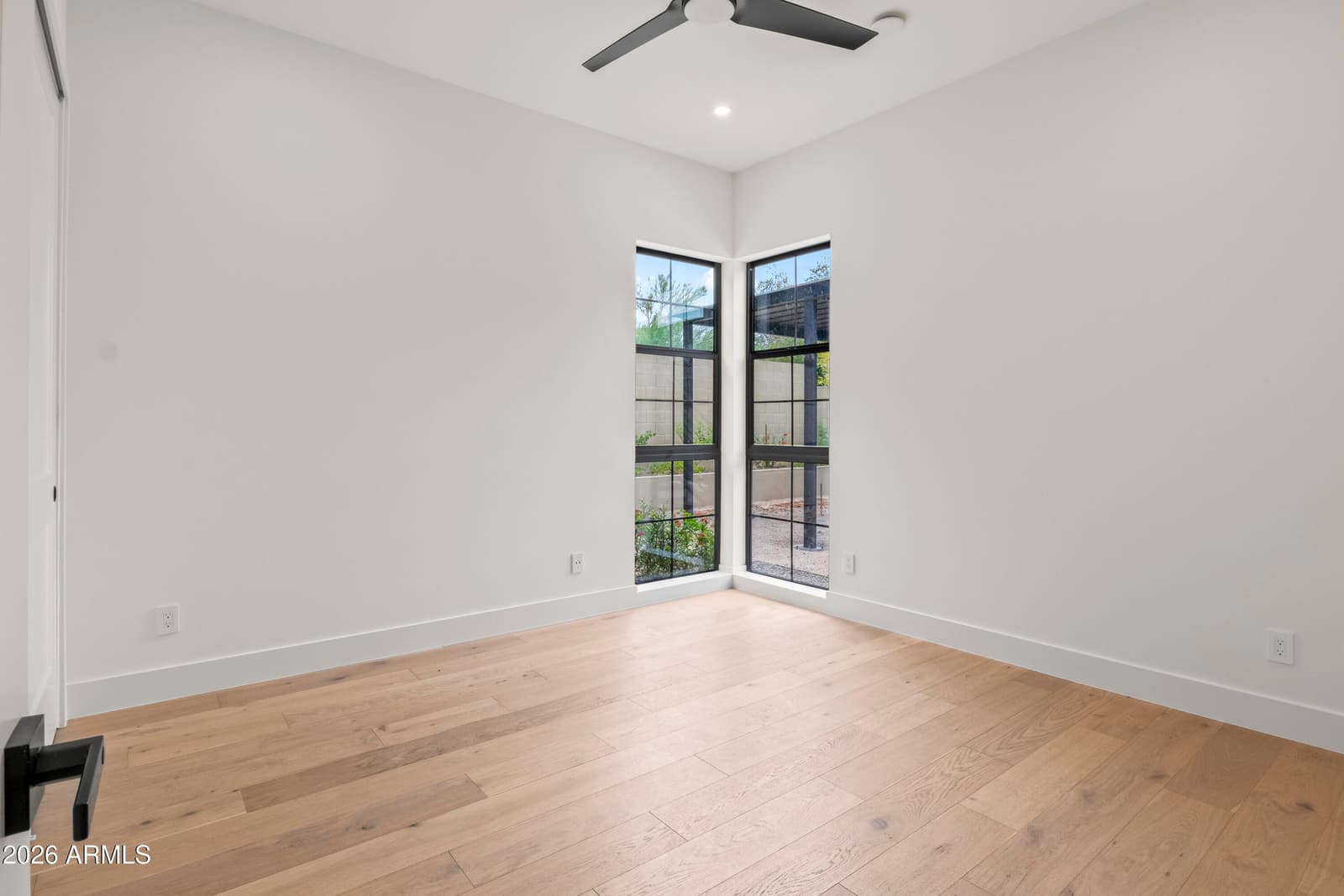 915 W ARDMORE Road 11, Phoenix, AZ 85041 — photo 28 of 44