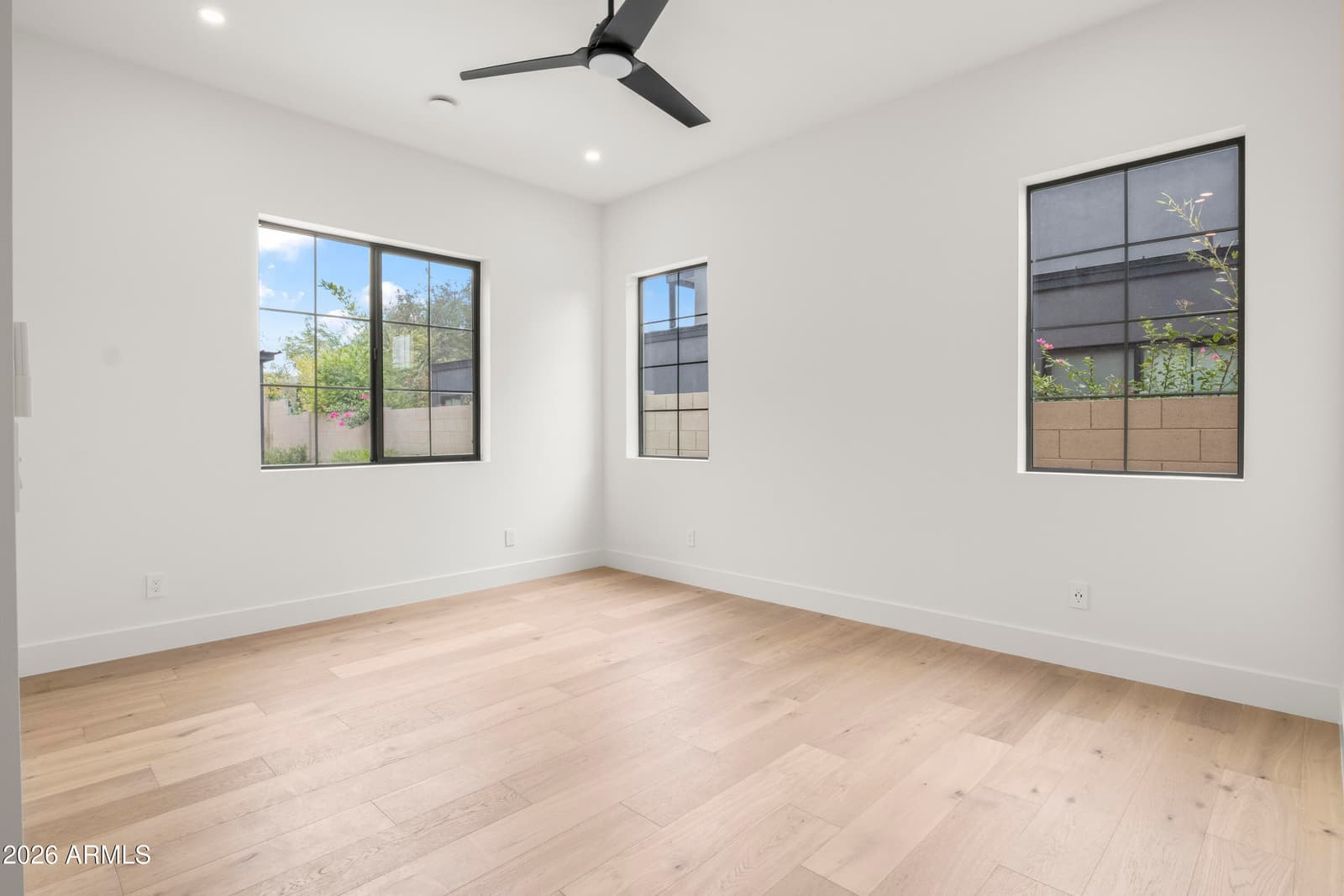 915 W ARDMORE Road 11, Phoenix, AZ 85041 — photo 37 of 44