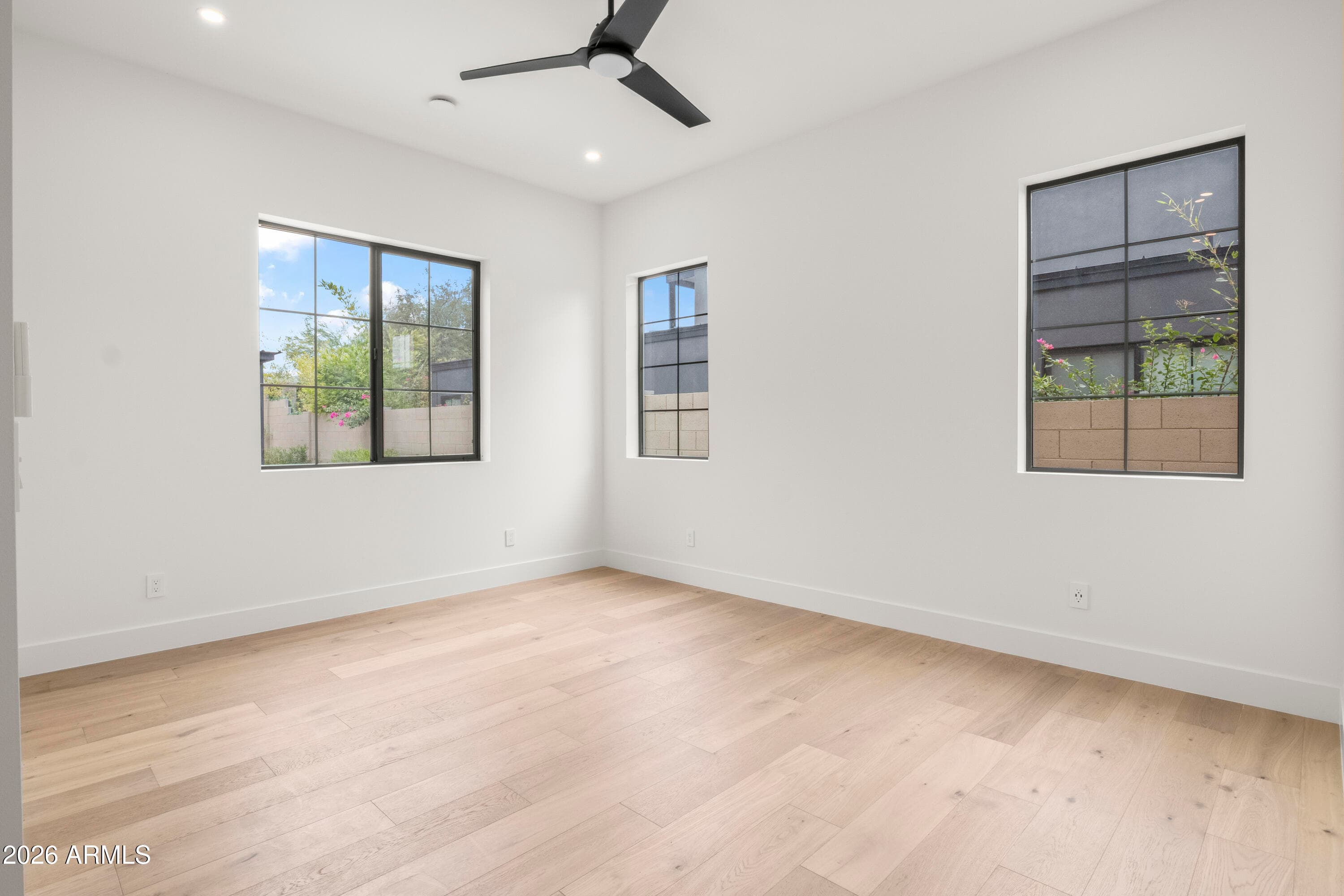 915 W ARDMORE Road 11, Phoenix, AZ 85041 — photo 37 of 44