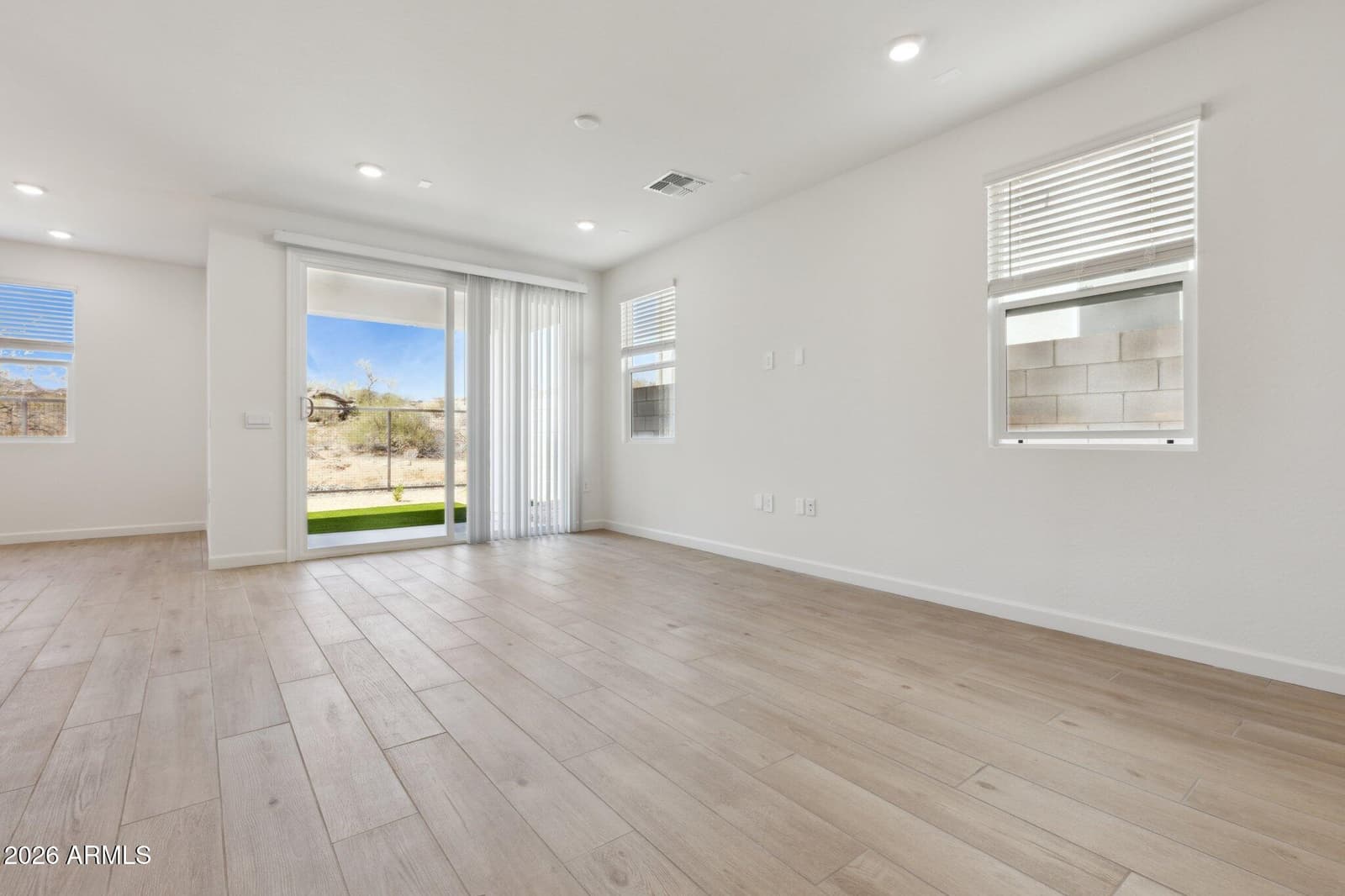 9743 S 12th Street, Phoenix, AZ 85042 — photo 5 of 58