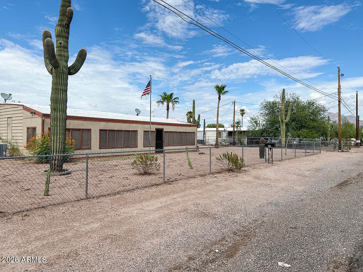 1326 W GREASEWOOD Street, Apache Junction, AZ 85120
