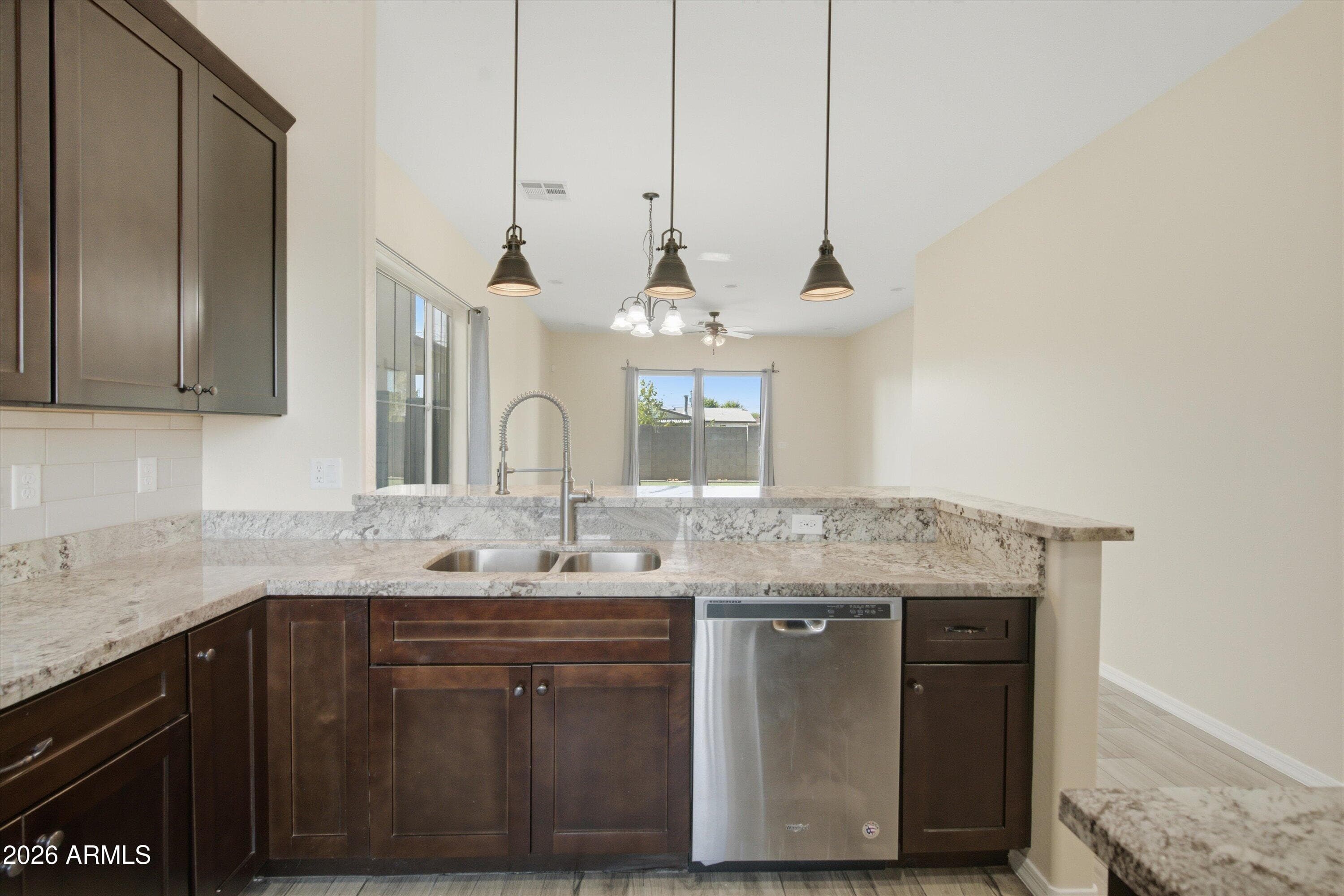 2338 W SIERRA VISTA Drive, Phoenix, AZ 85015 — photo 7 of 35