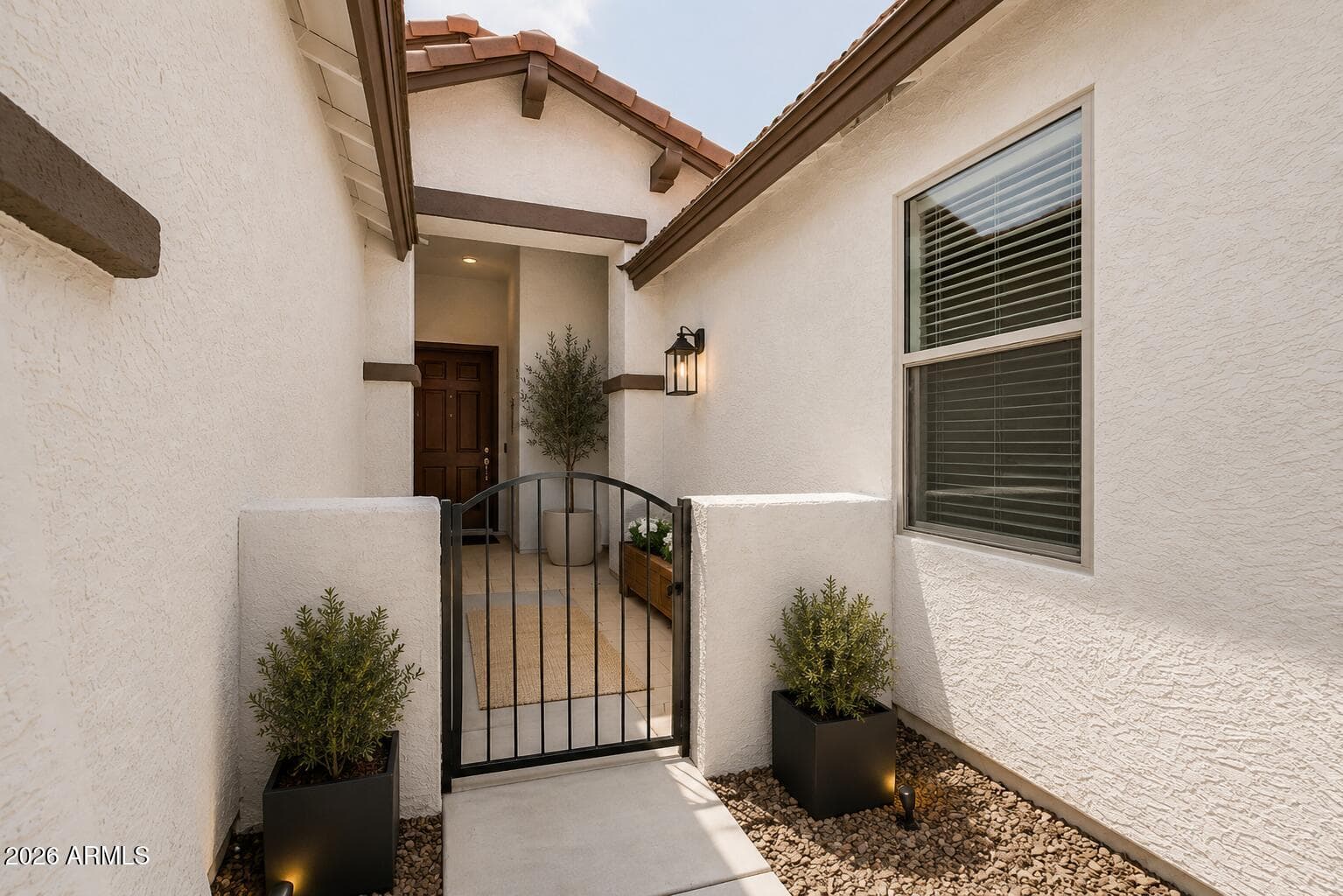 2021 E INDIGO Drive, Chandler, AZ 85286 — photo 2 of 35