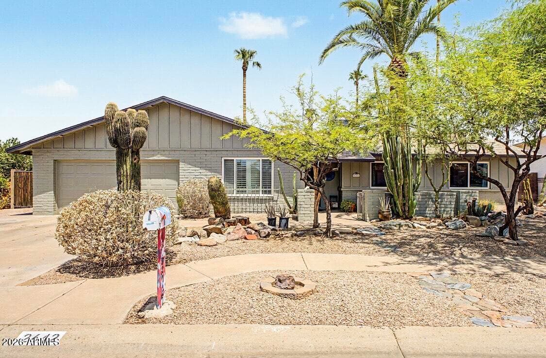 2642 W JUANITA Circle, Mesa, AZ 85202 — photo 2 of 28