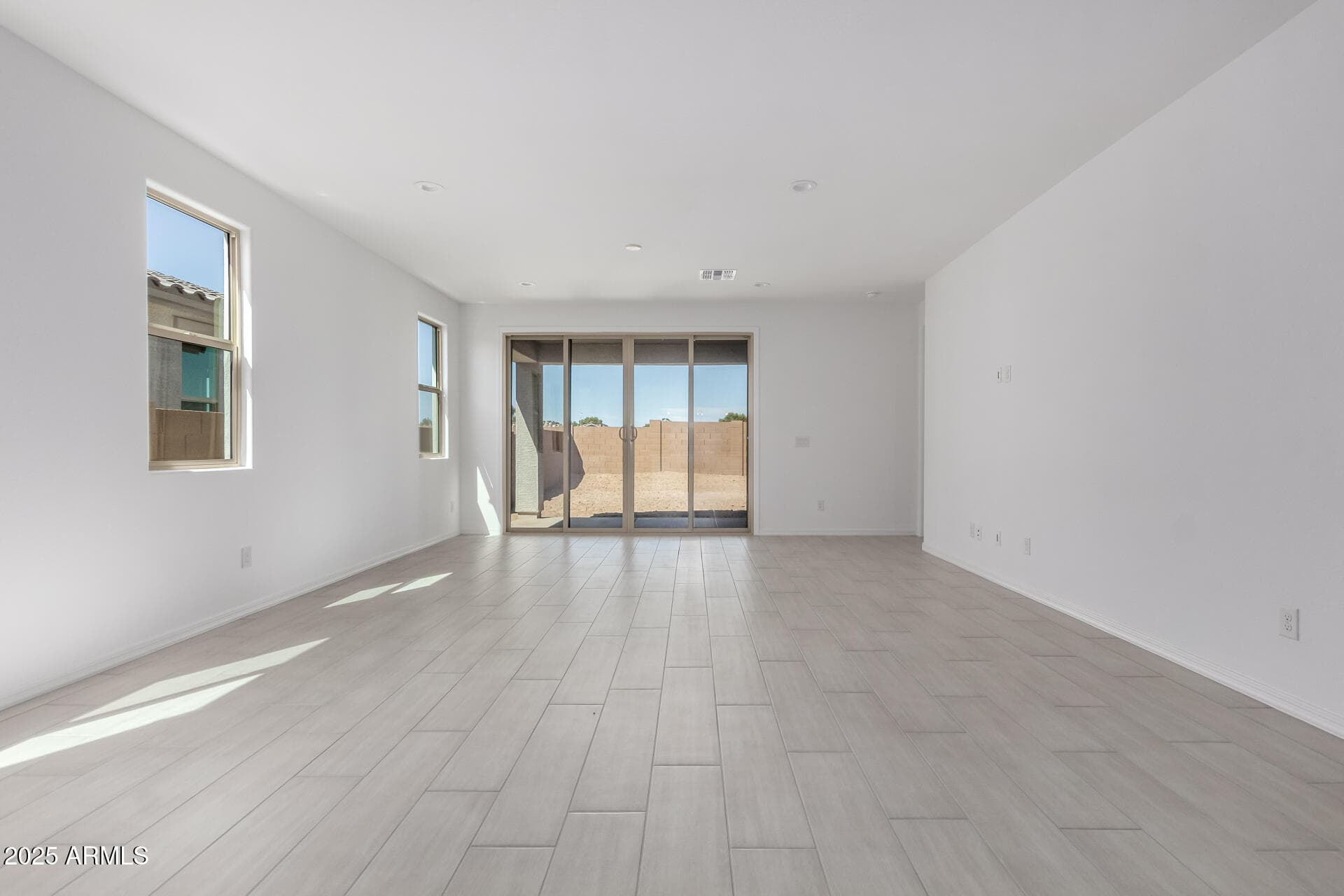 5344 W MANZANITA Drive, Glendale, AZ 85302 — photo 8 of 32