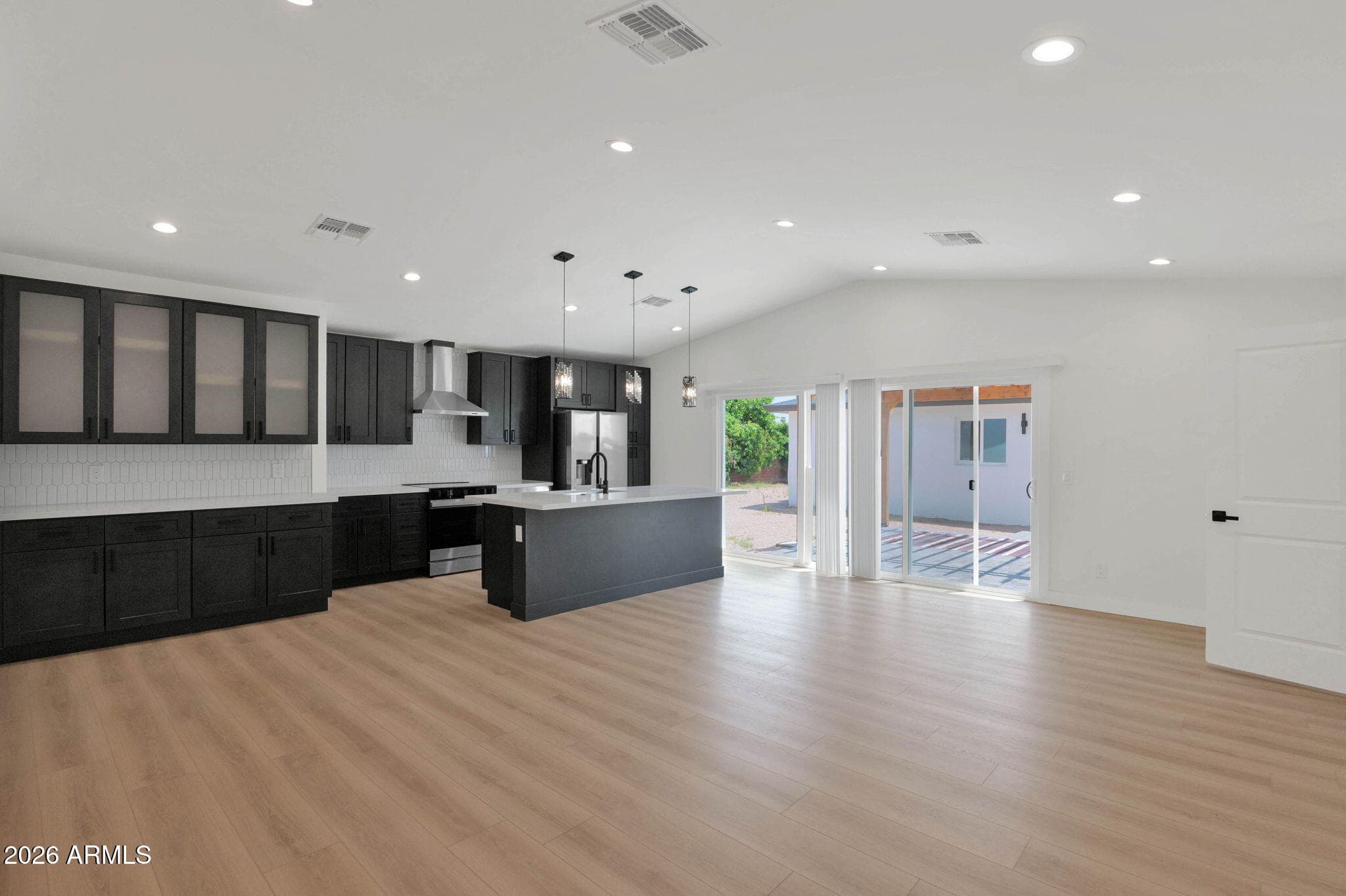 2507 E DEVONSHIRE Avenue, Phoenix, AZ 85016 — photo 7 of 31