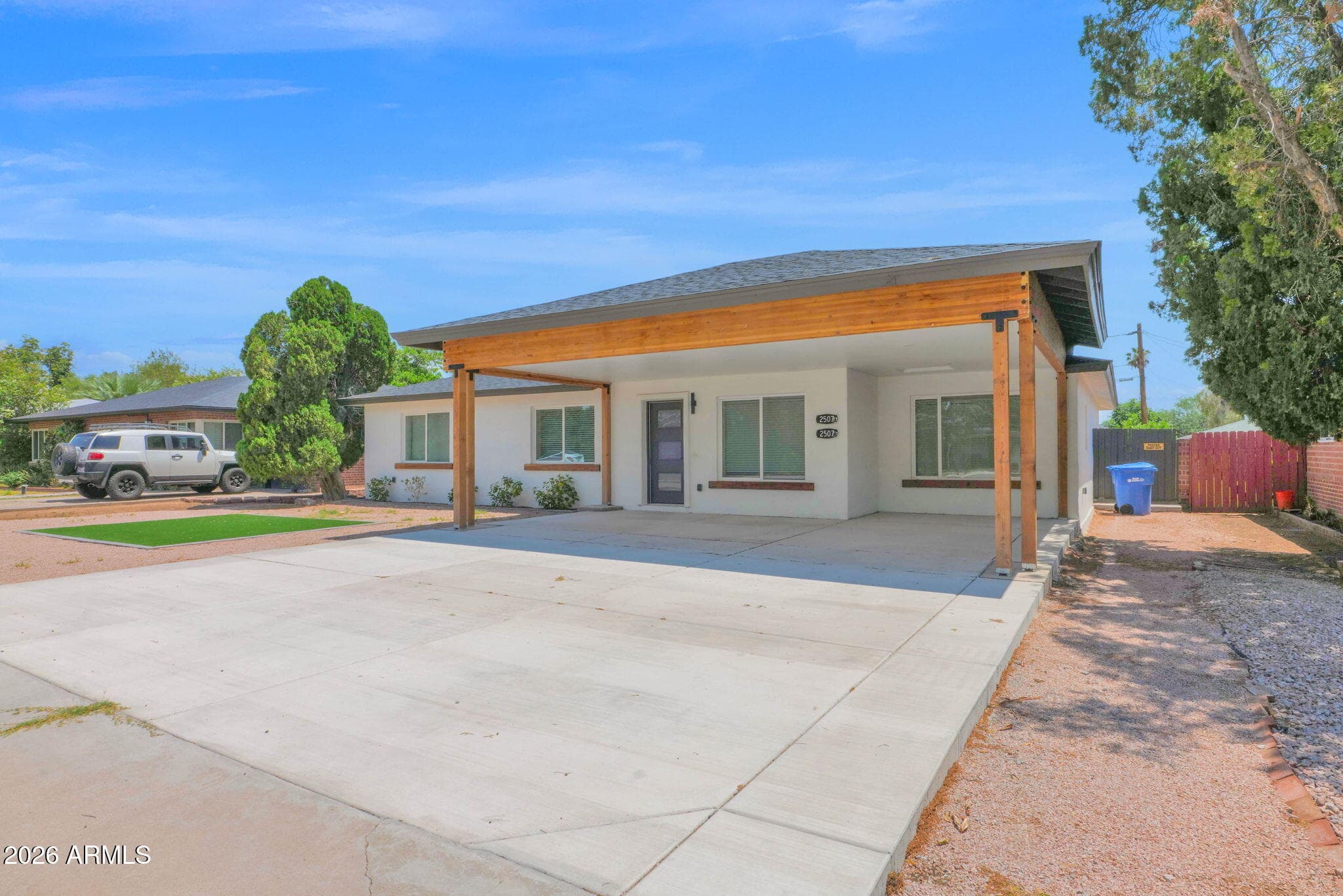 2507 E DEVONSHIRE Avenue, Phoenix, AZ 85016 — photo 2 of 31