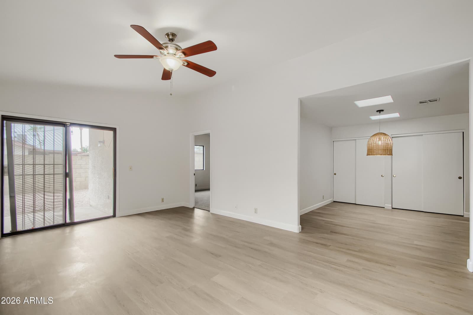 11140 N 82ND Drive, Peoria, AZ 85345 — photo 4 of 18
