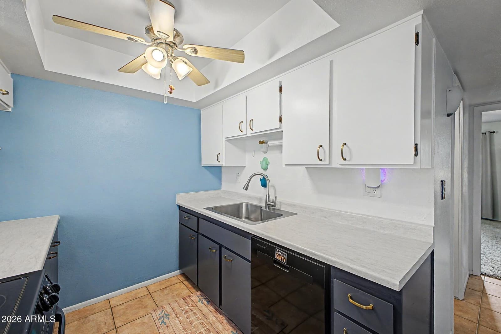 2543 N 22ND Drive, Phoenix, AZ 85009 — photo 9 of 28