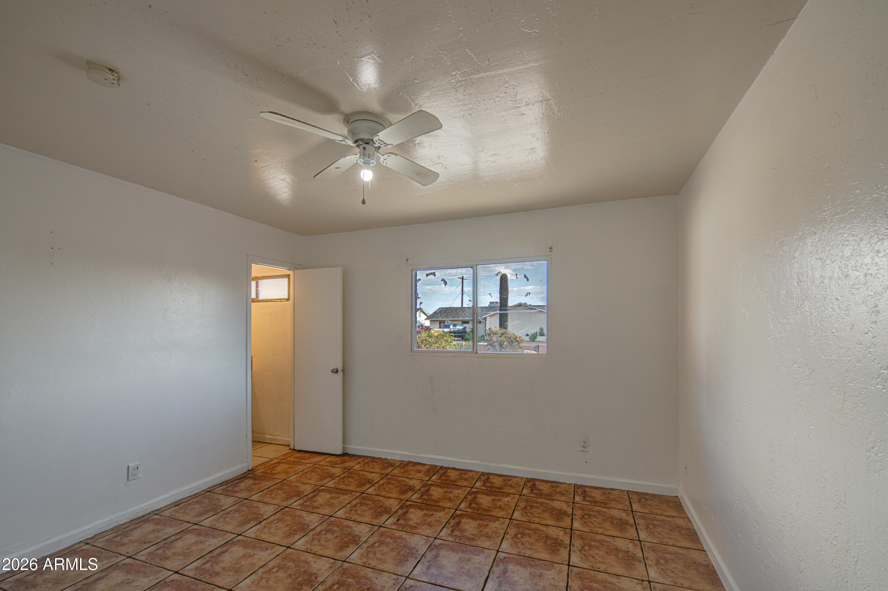 7922 W EARLL Drive, Phoenix, AZ 85033 — photo 8 of 24