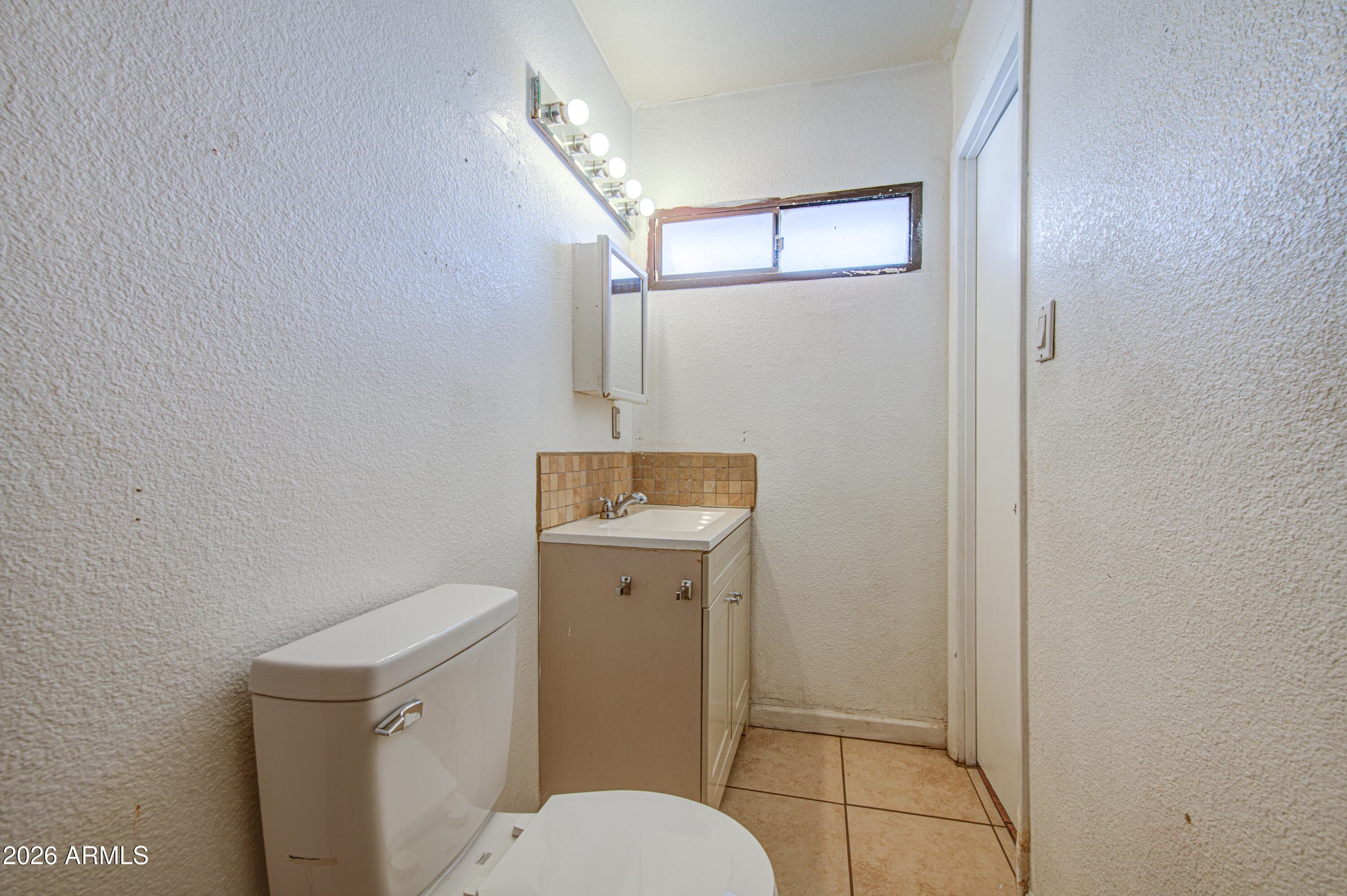 7922 W EARLL Drive, Phoenix, AZ 85033 — photo 10 of 24