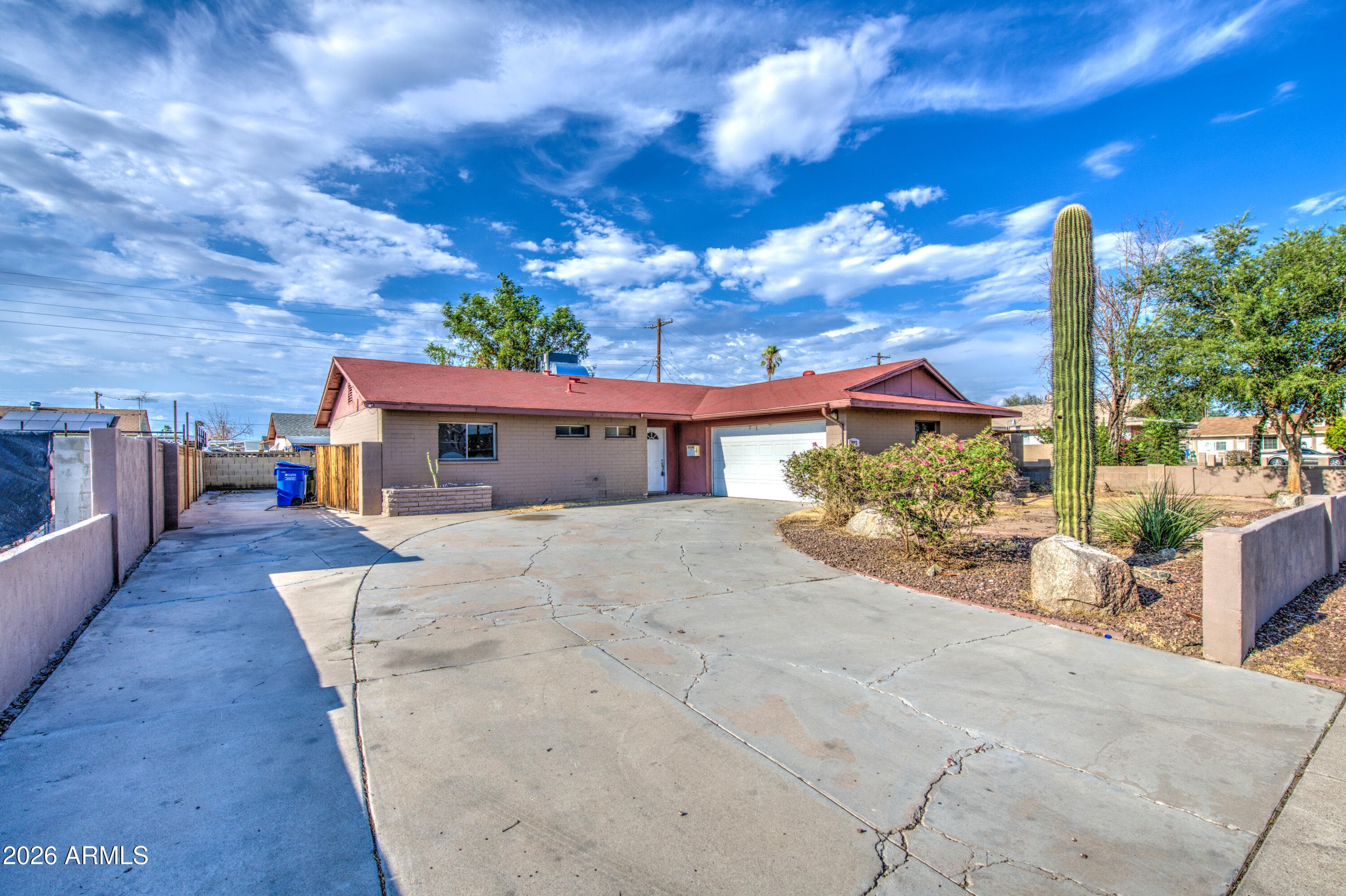 7922 W EARLL Drive, Phoenix, AZ 85033 — photo 2 of 24