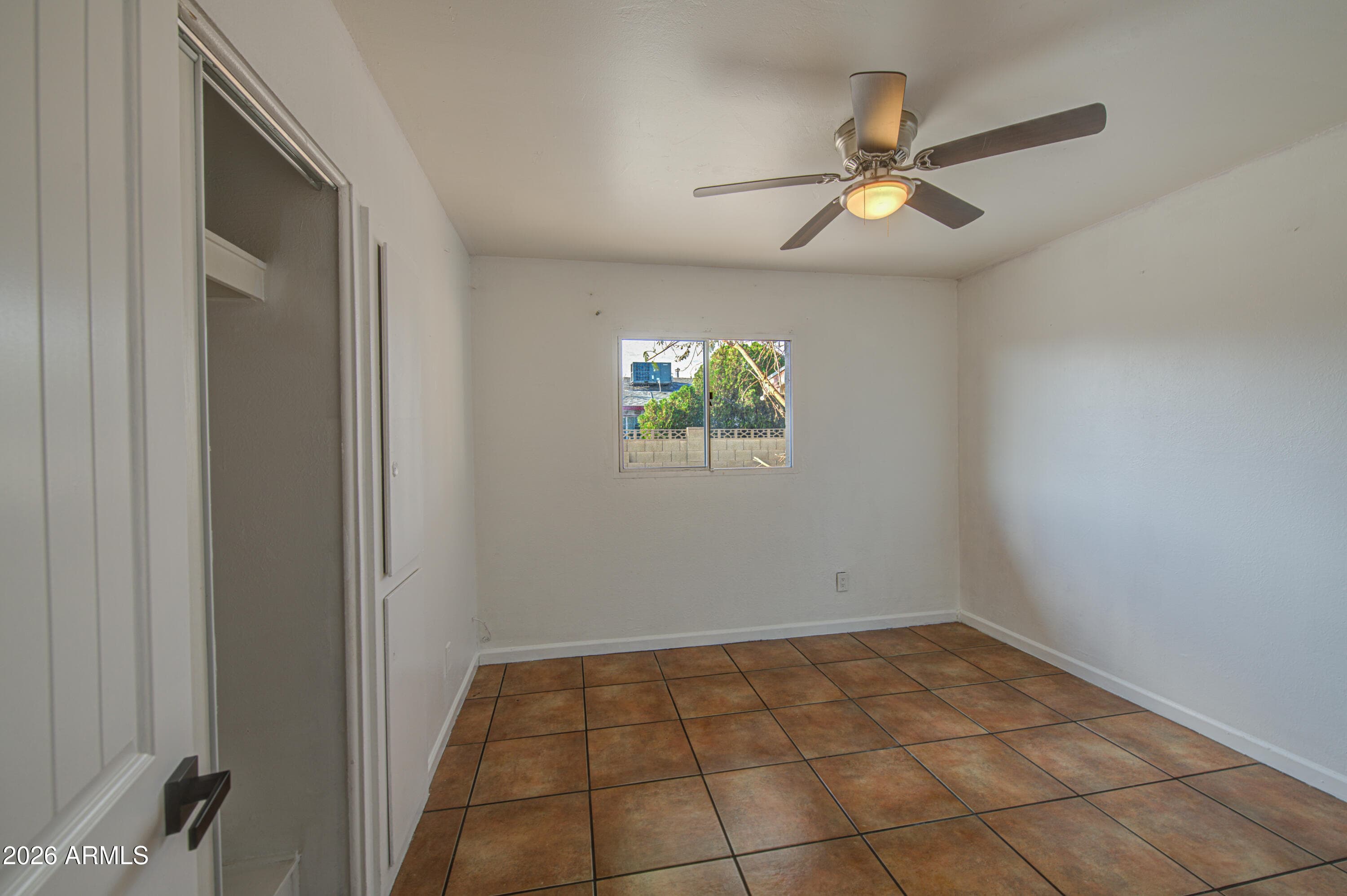 7922 W EARLL Drive, Phoenix, AZ 85033 — photo 14 of 24