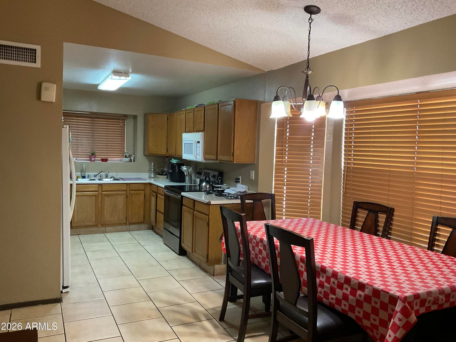 8805 W VALE Drive, Phoenix, AZ 85037 — photo 5 of 20