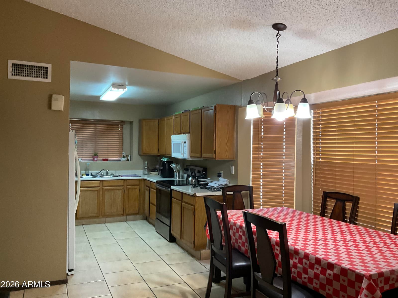 8805 W VALE Drive, Phoenix, AZ 85037 — photo 8 of 20