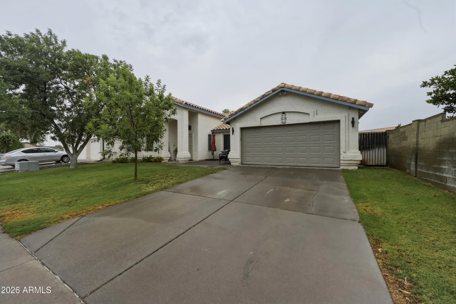 1091 S CROSSROADS Drive, Gilbert, AZ 85296 — photo 3 of 34