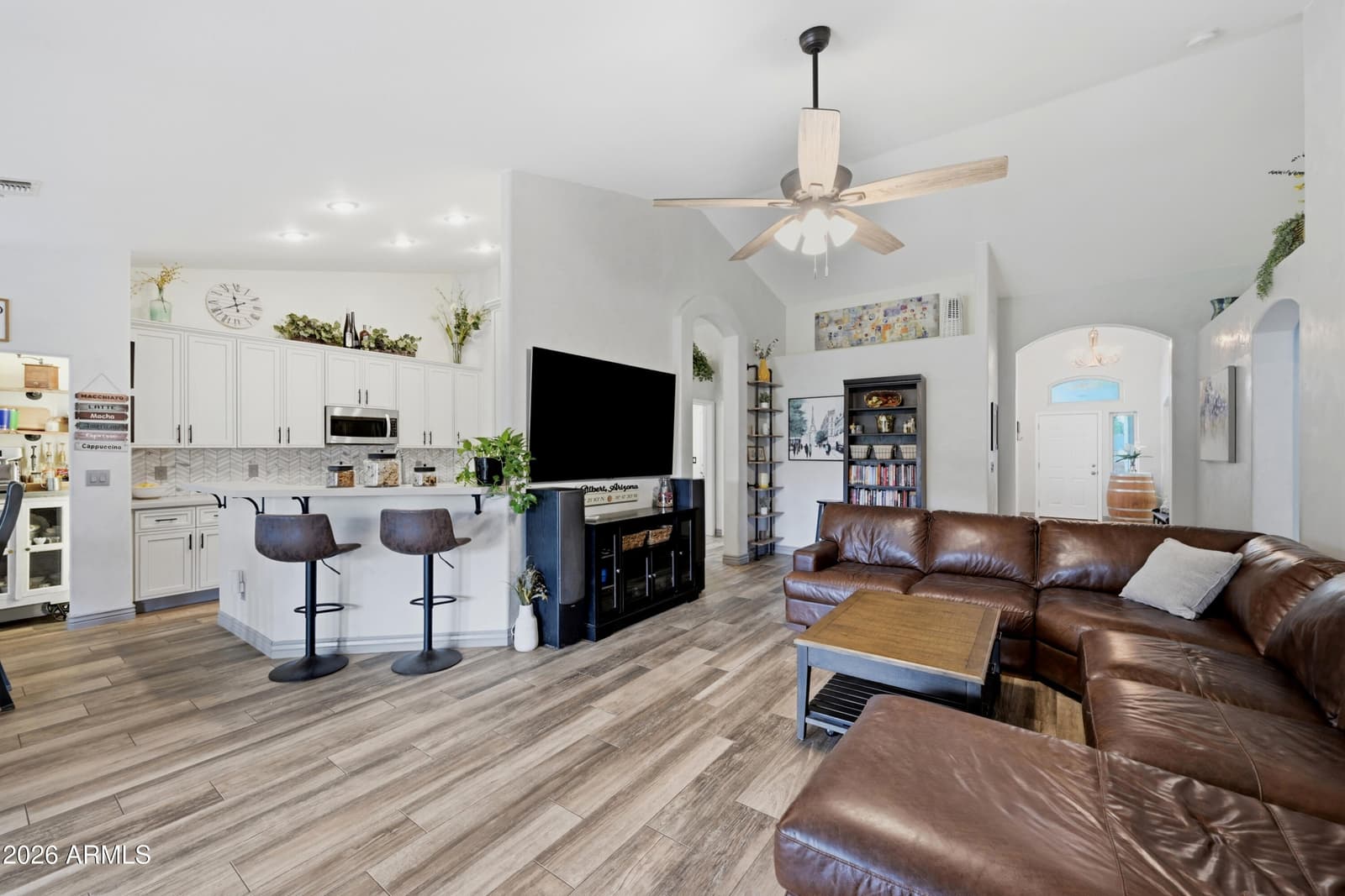 1091 S CROSSROADS Drive, Gilbert, AZ 85296 — photo 8 of 34
