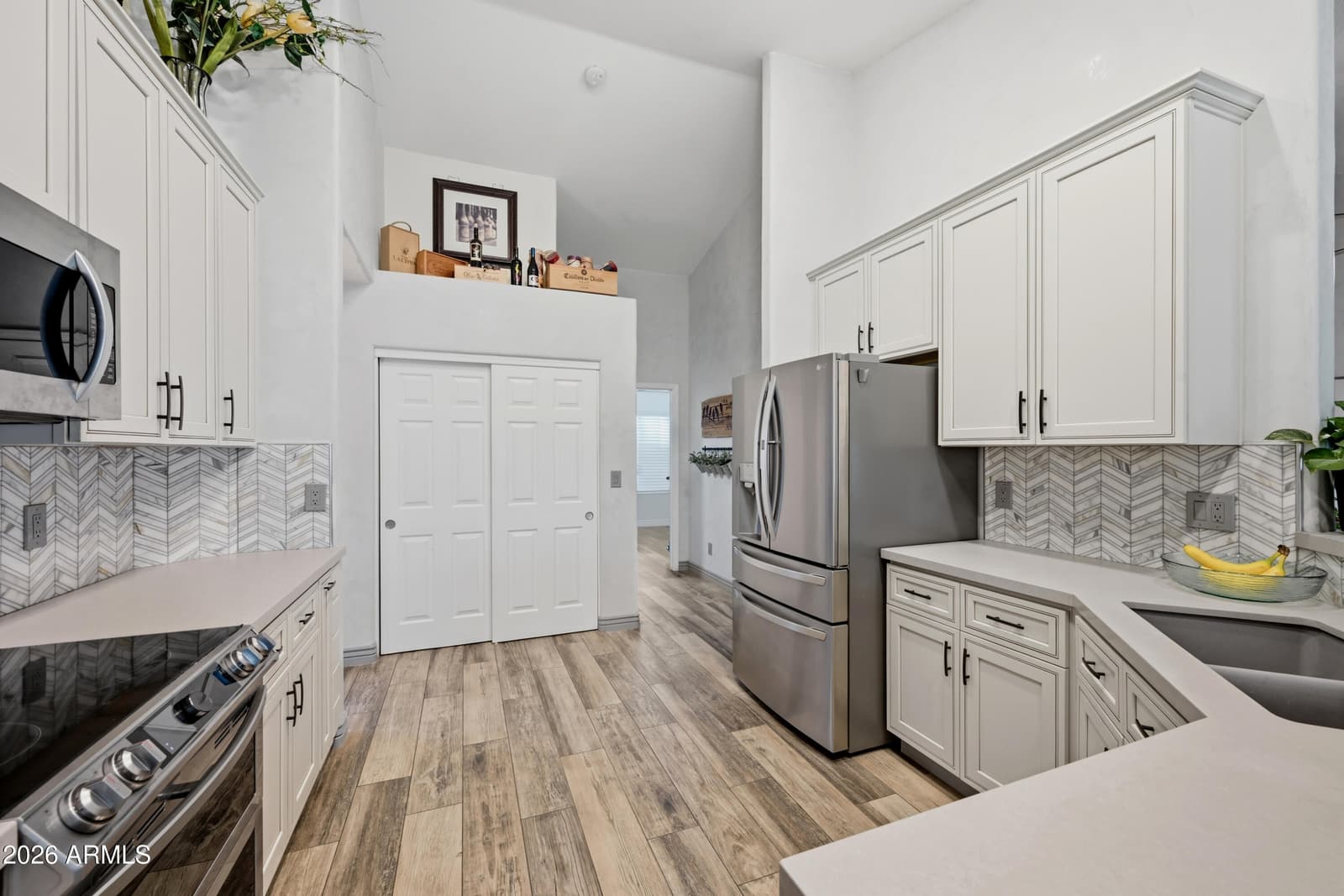 1091 S CROSSROADS Drive, Gilbert, AZ 85296 — photo 11 of 34