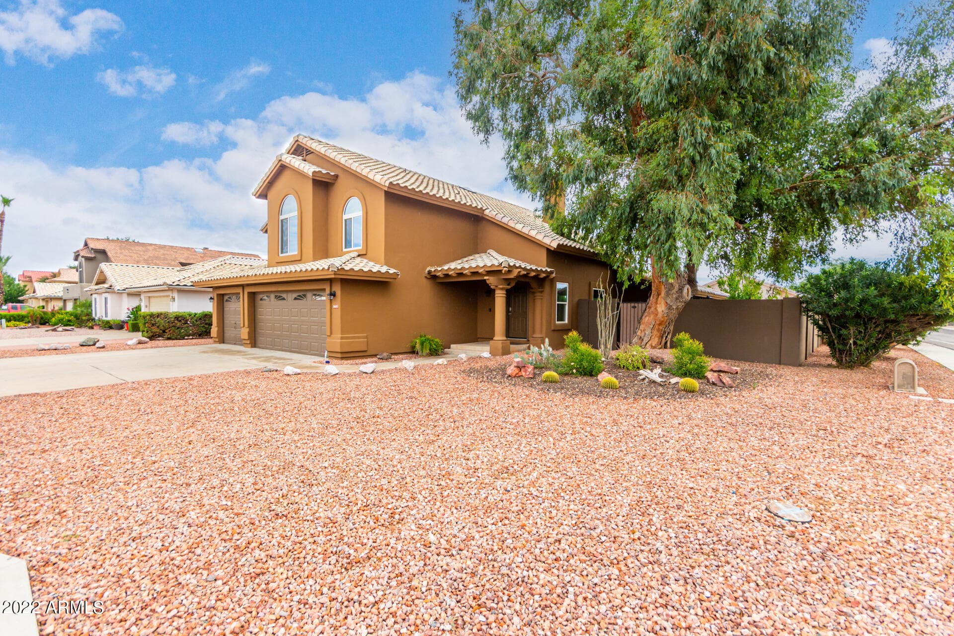3601 E ROSEMONTE Drive, Phoenix, AZ 85050 — photo 3 of 38