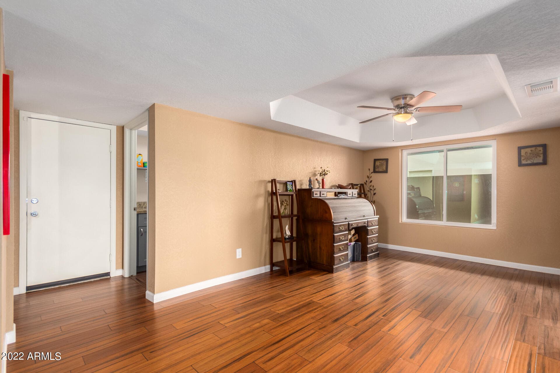 3601 E ROSEMONTE Drive, Phoenix, AZ 85050 — photo 9 of 38