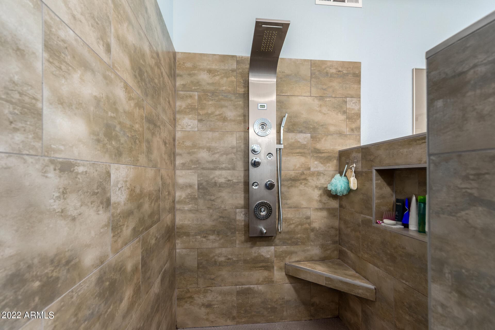 3601 E ROSEMONTE Drive, Phoenix, AZ 85050 — photo 24 of 38