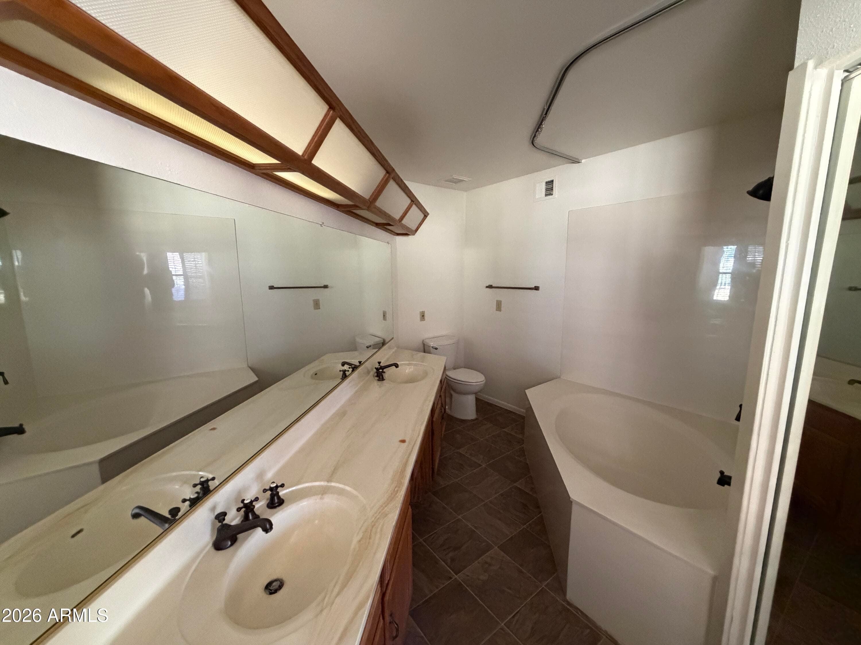 12282 S SHOSHONI Drive, Phoenix, AZ 85044 — photo 10 of 18