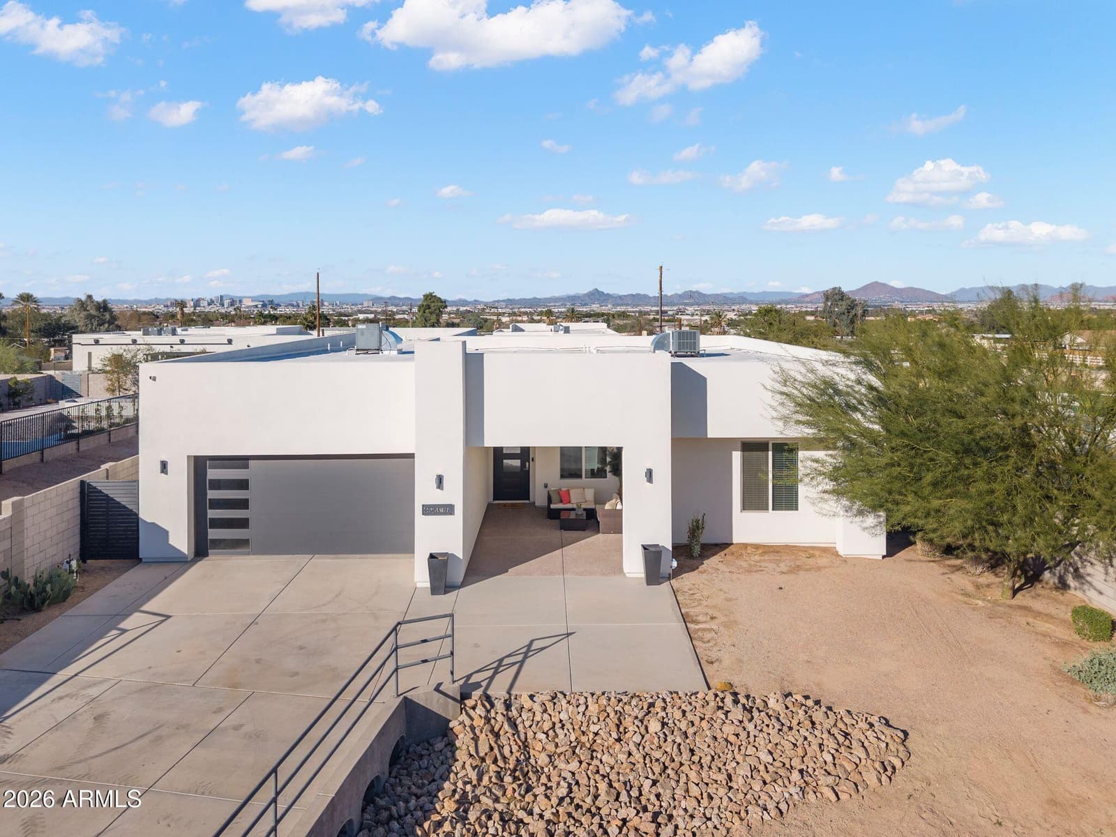 2252 E SOUTH MOUNTAIN Avenue, Phoenix, AZ 85042 — photo 1 of 50