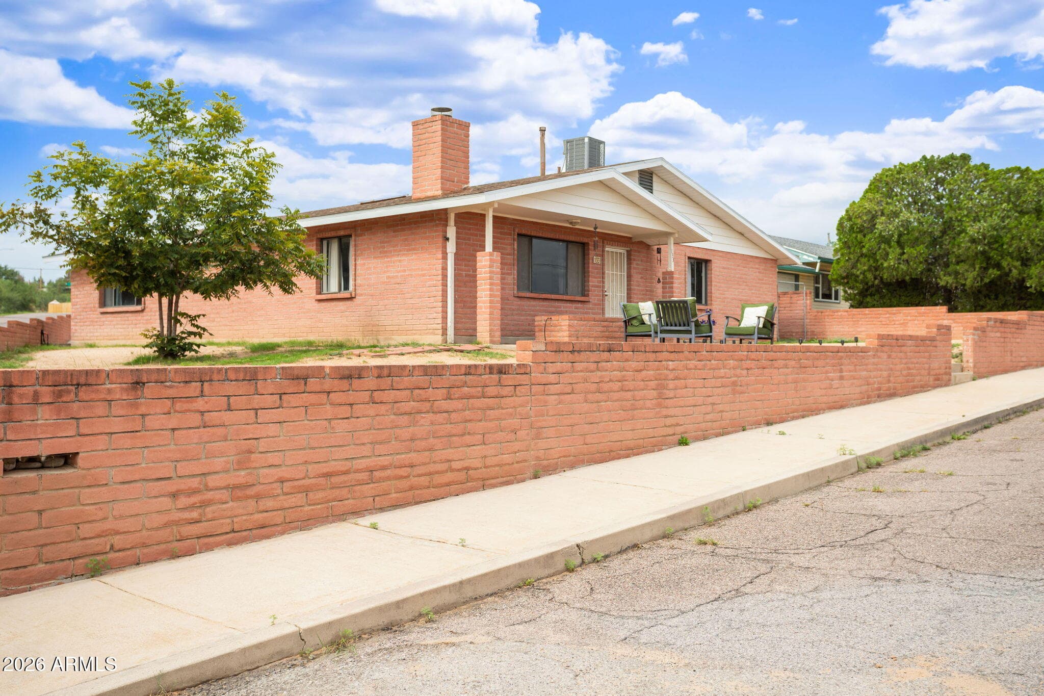 133 W COTTAGE GROVE Avenue, Benson, AZ 85602 — photo 3 of 40